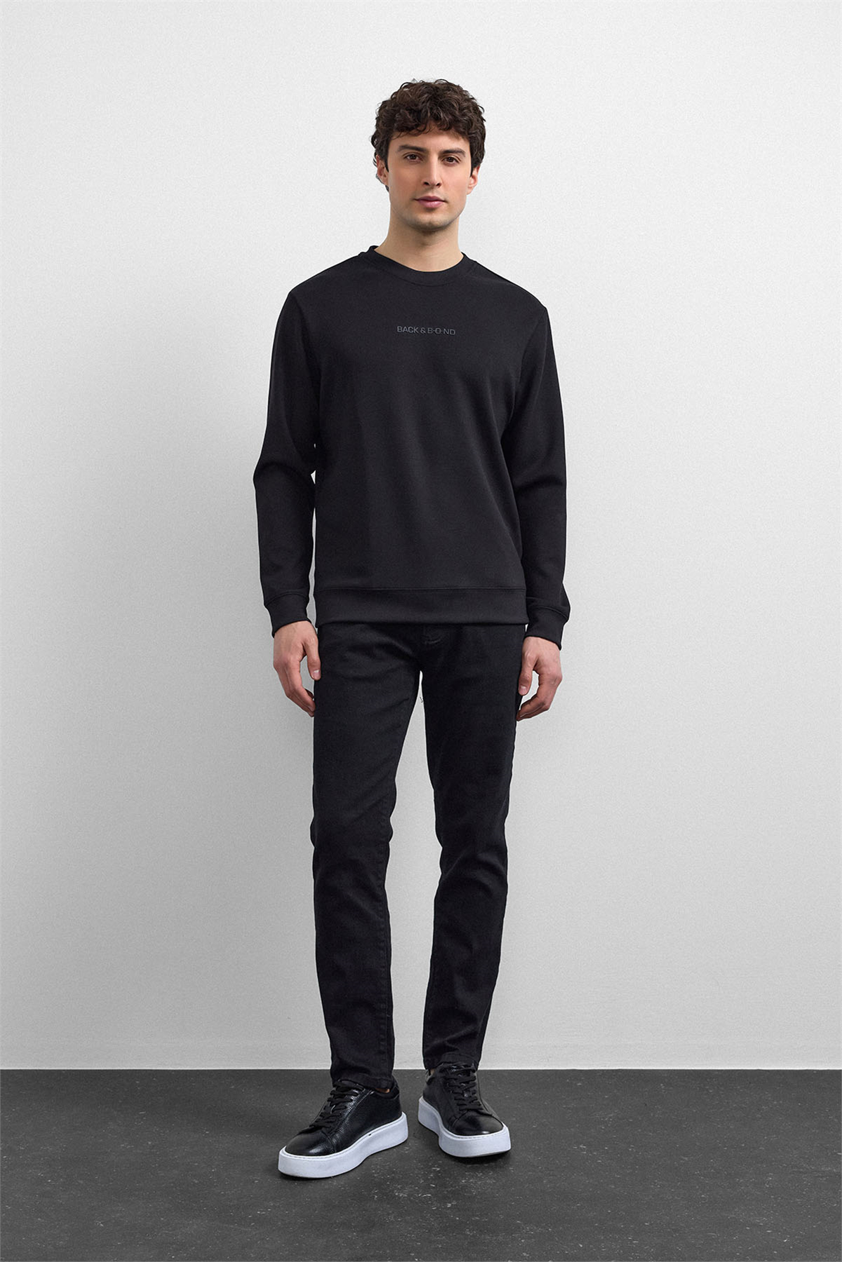 Siyah Regular Fit Bisiklet Yaka Sweatshirt