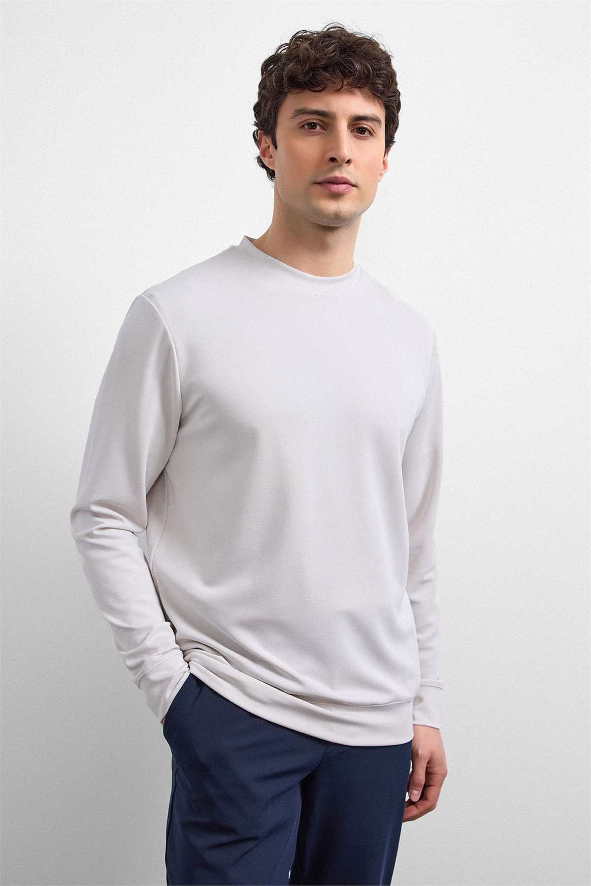 Ekru Regular Fit Bisiklet Yaka Sweatshirt