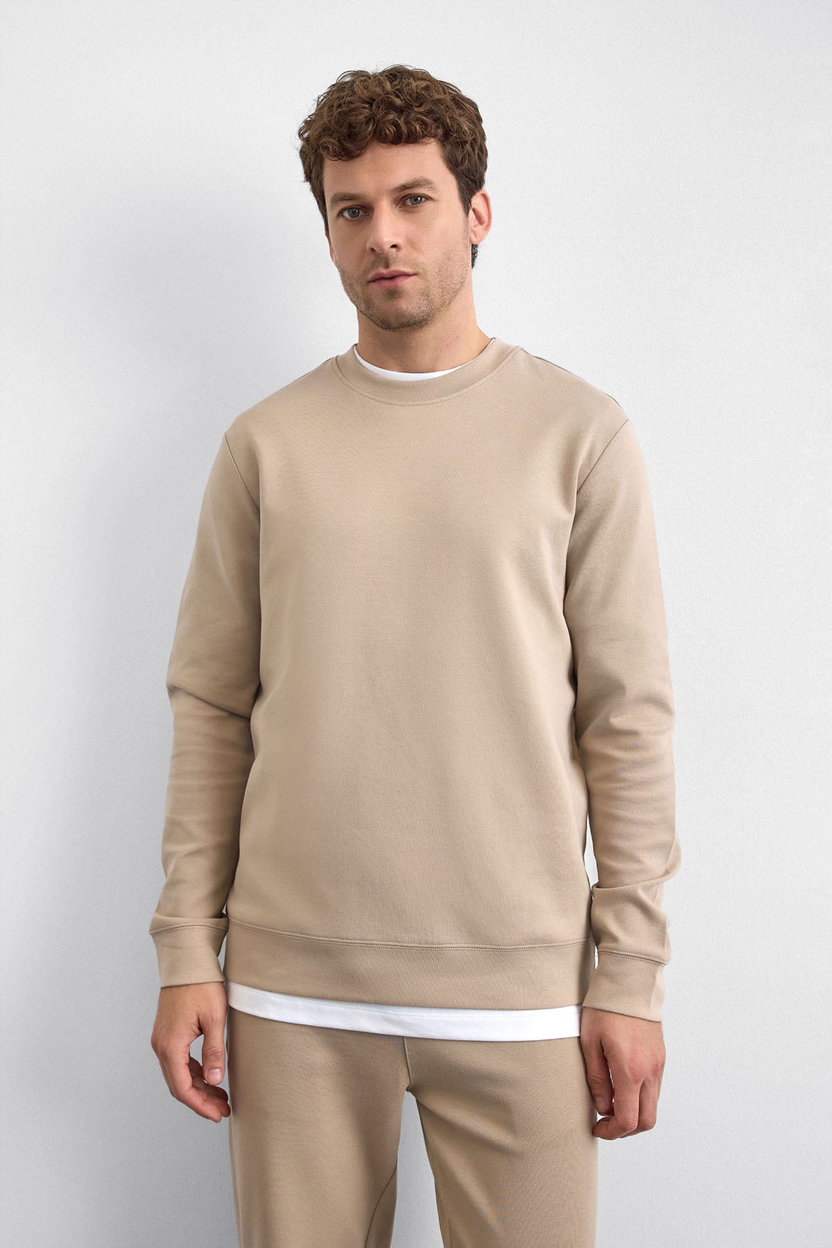 Bej Regular Fit Bisiklet Yaka Sweatshirt