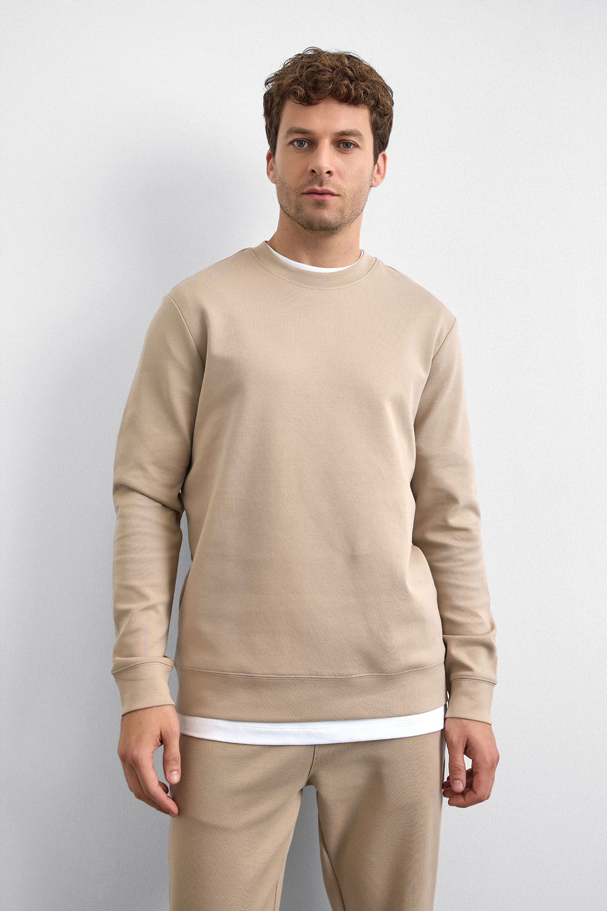 Bej Regular Fit Bisiklet Yaka Sweatshirt