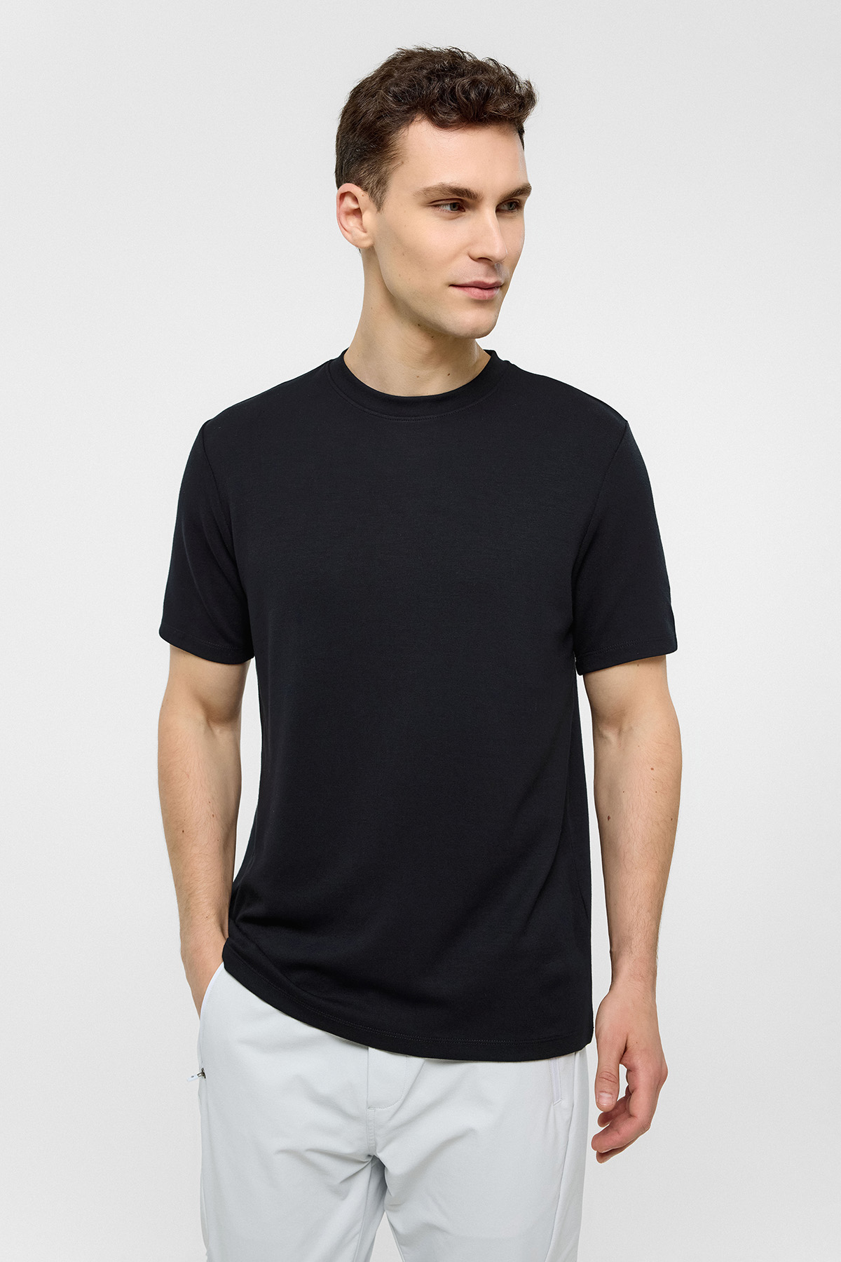 Siyah Regular Fit Bisiklet Yaka Tişört