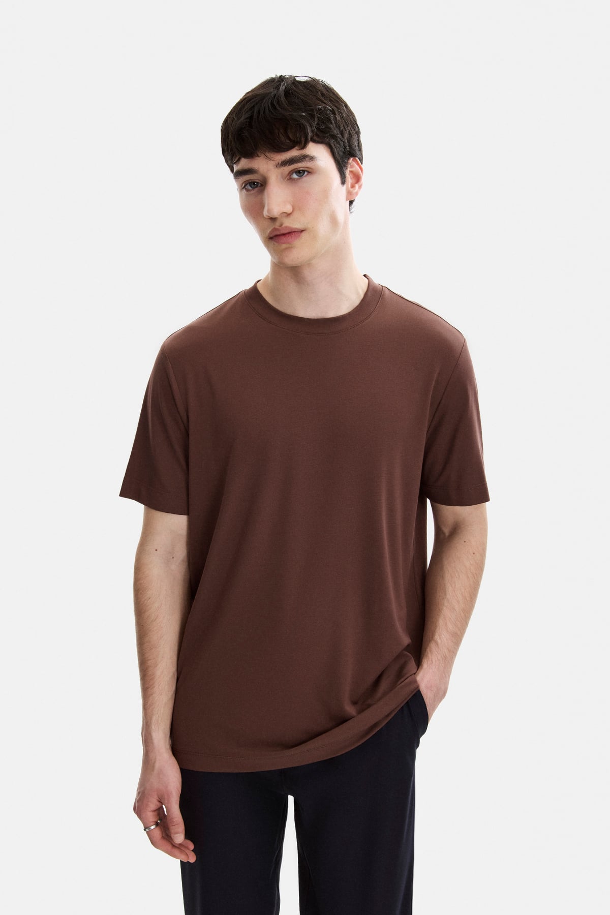Kahve Regular Fit Bisiklet Yaka Tişört