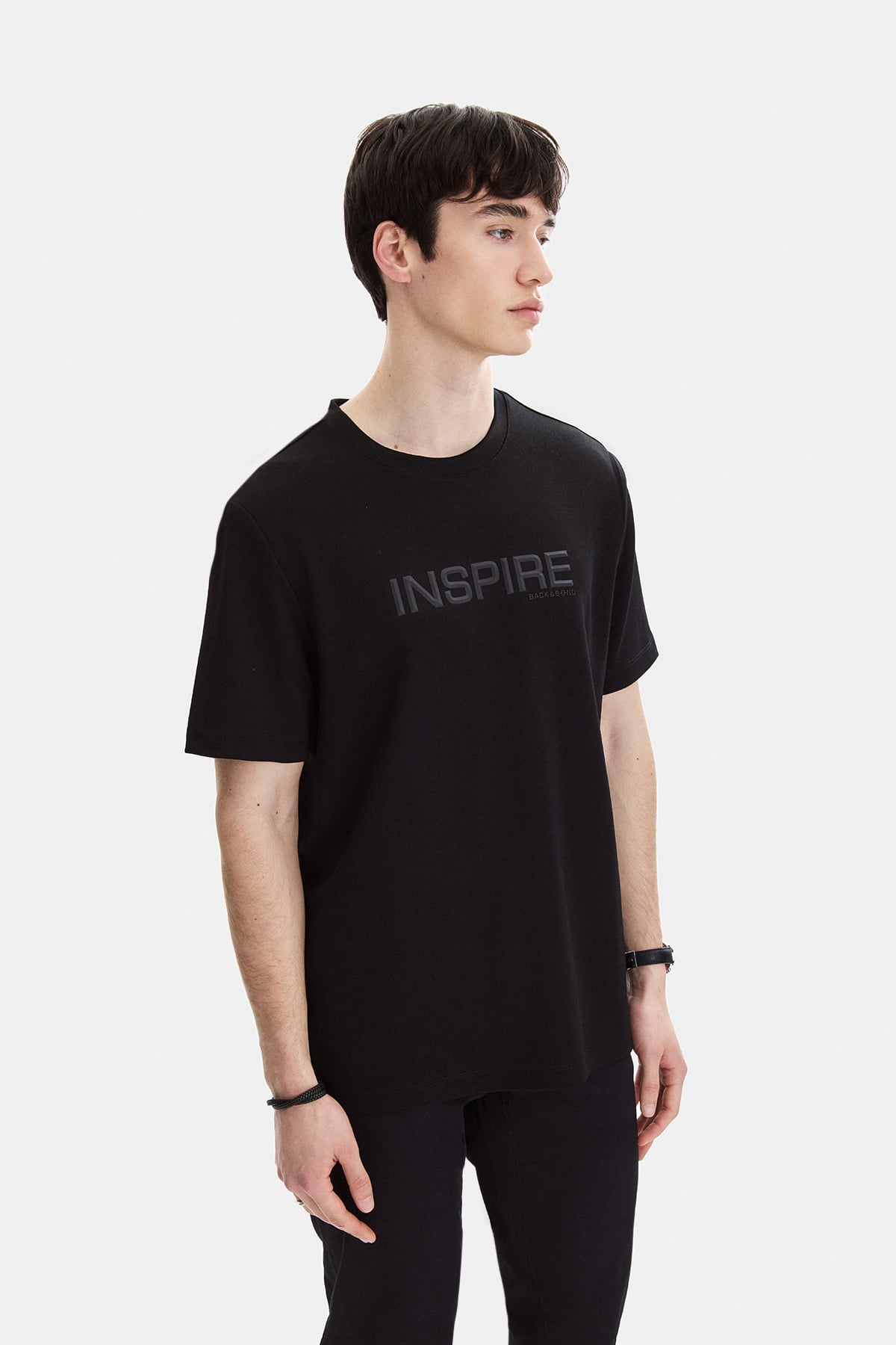 Siyah Regular Fit Bisiklet Yaka Tişört