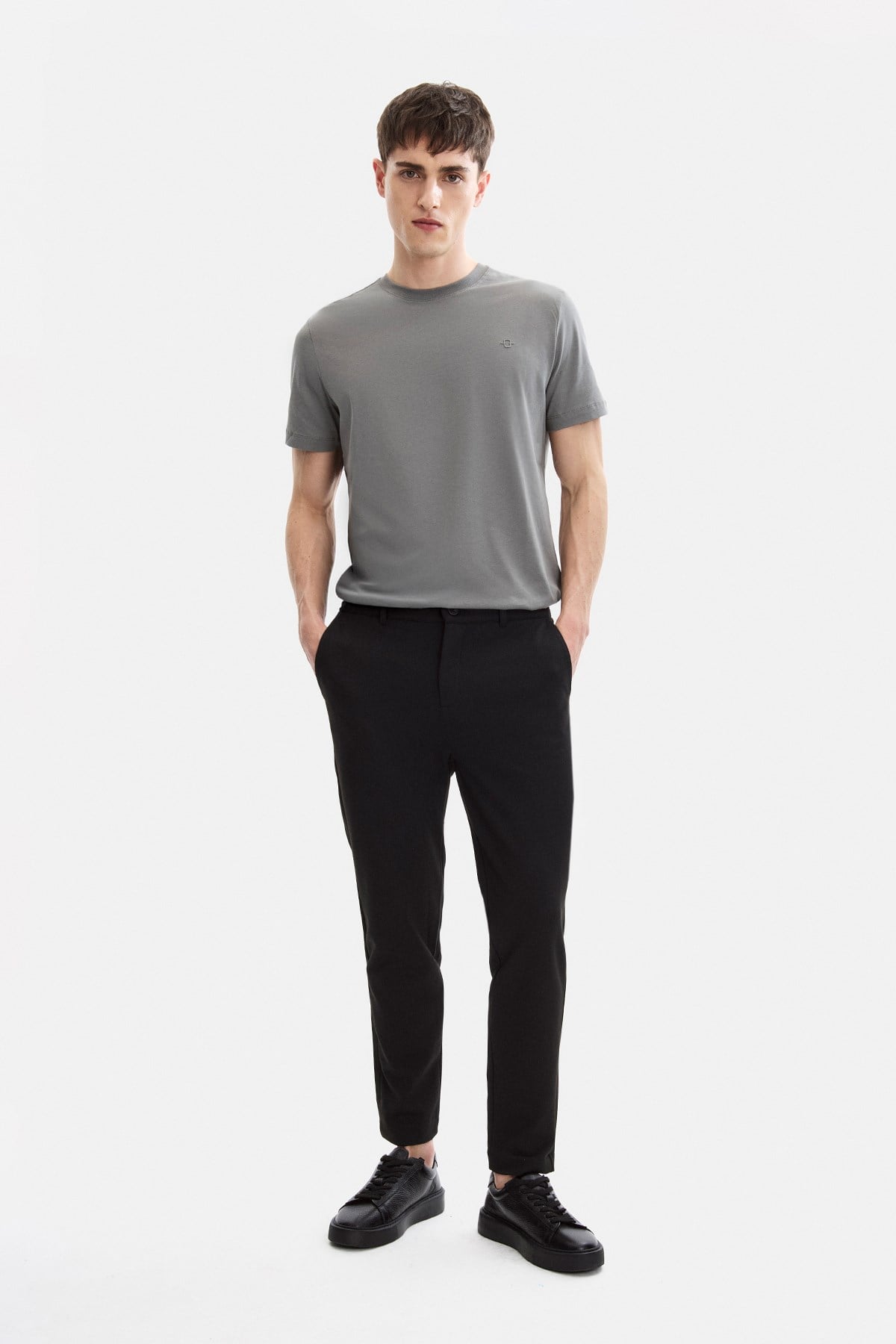 Siyah Regular Fit Diagonel Jakarlı Örme Pantolon