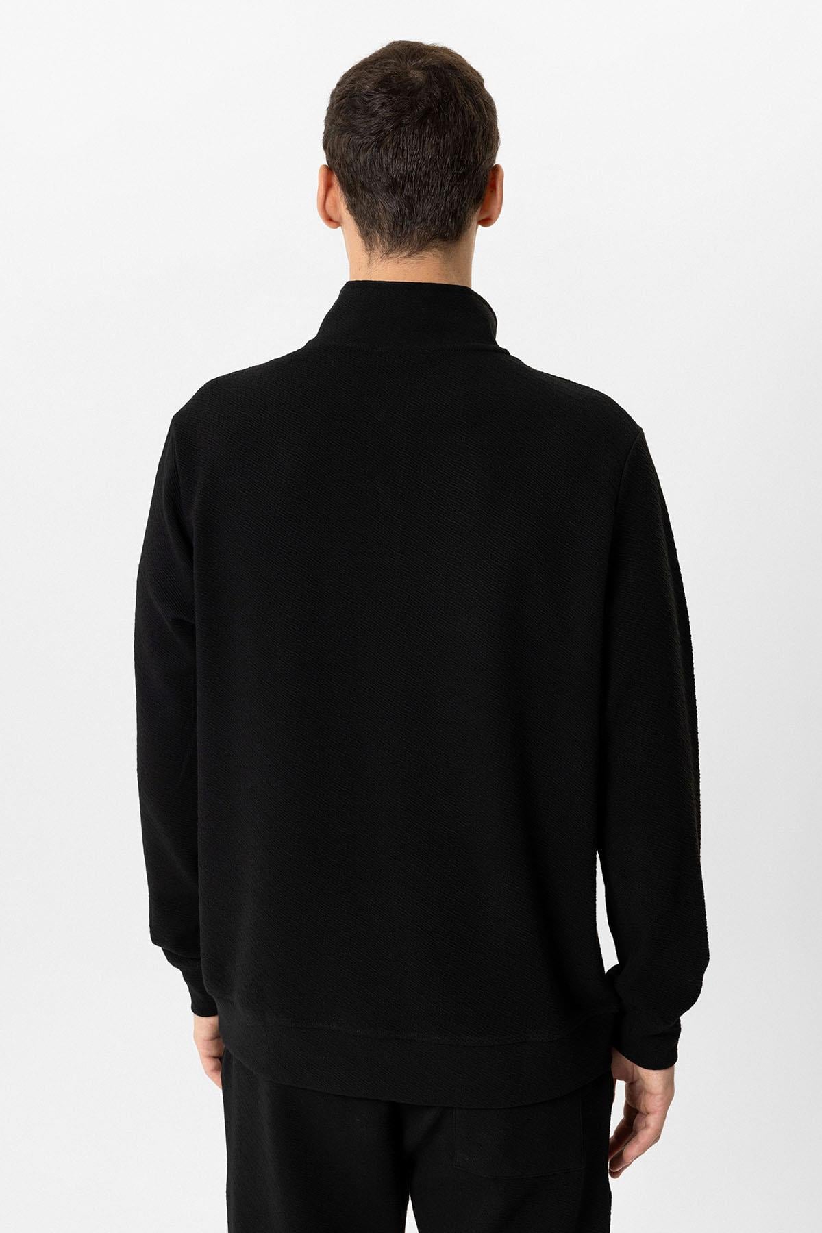 Siyah Regular Fit Dik Yaka Yarım Fermuarlı Sweatshirt