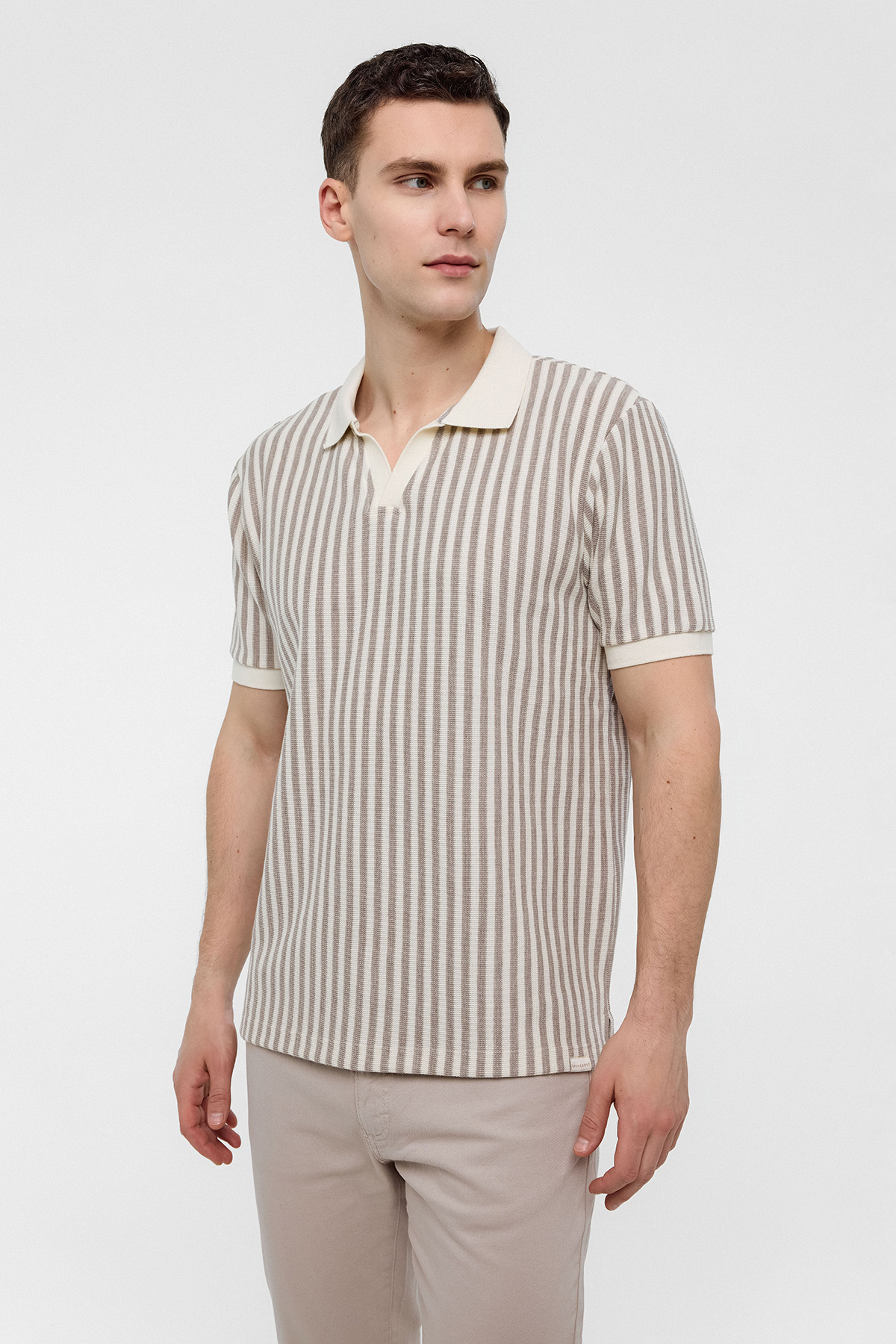 Bej Regular Fit Düğmesiz Polo Yaka Tişört