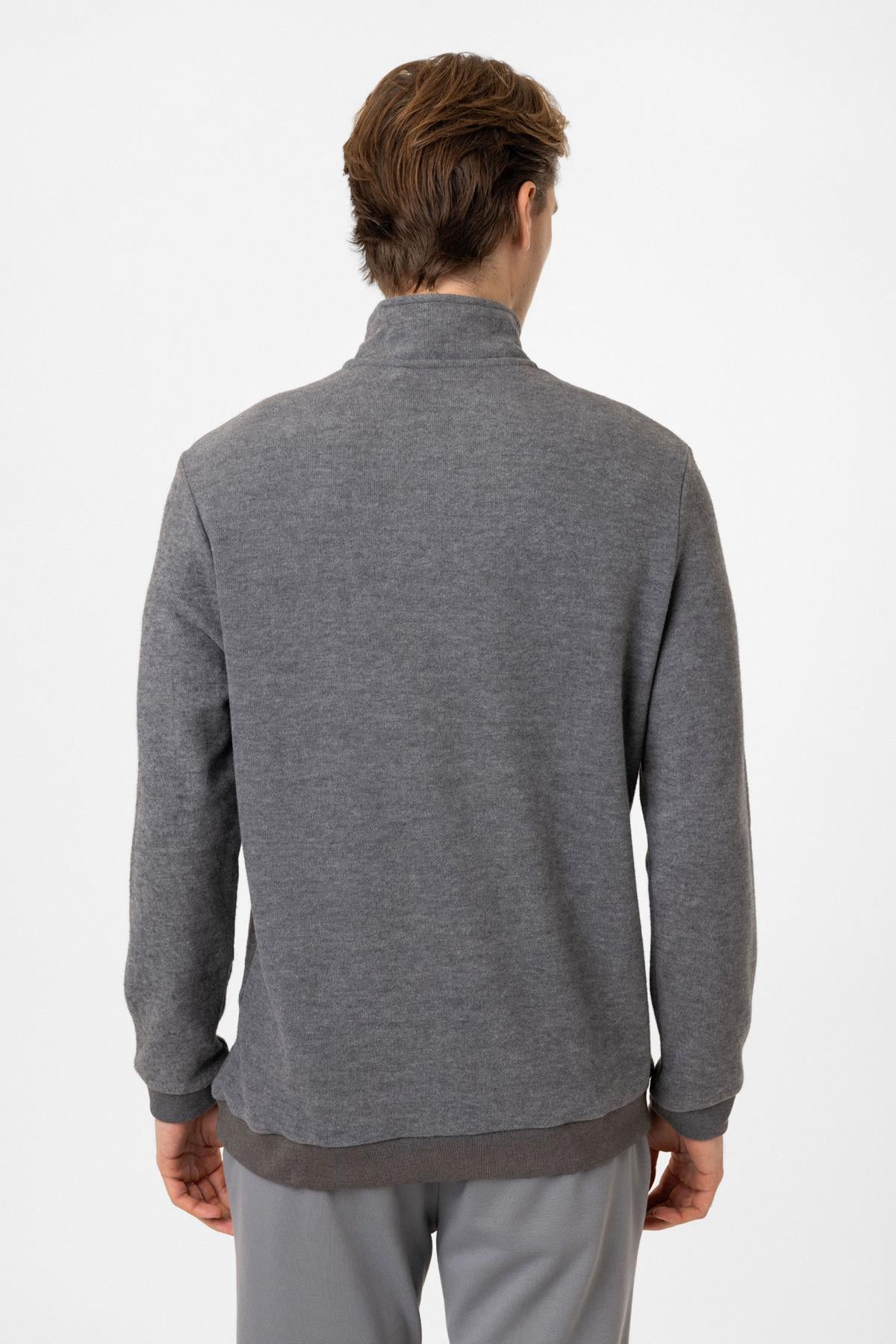 Regular Fit Fermuarlı Balıkçı Yaka Sweatshirt