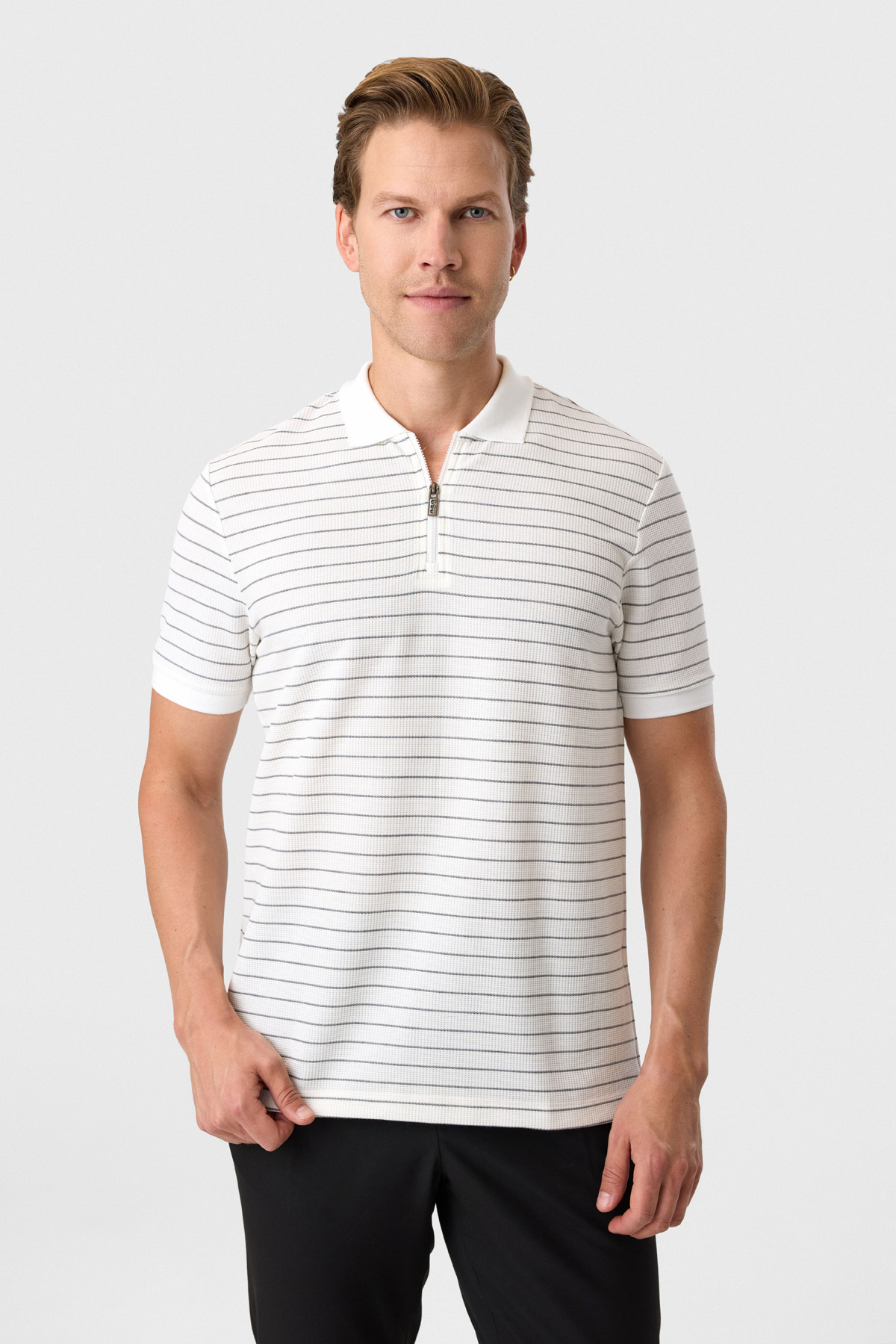 Regular Fit Fermuarlı Polo Yaka Tişört