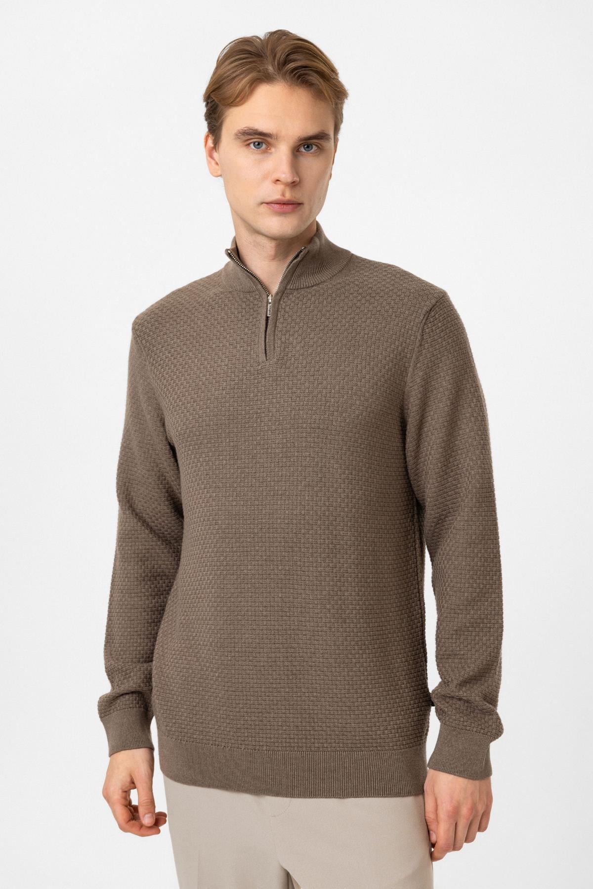 Vizon Regular Fit Desenli Dik Yaka Yarım Fermuarlı Triko Kazak