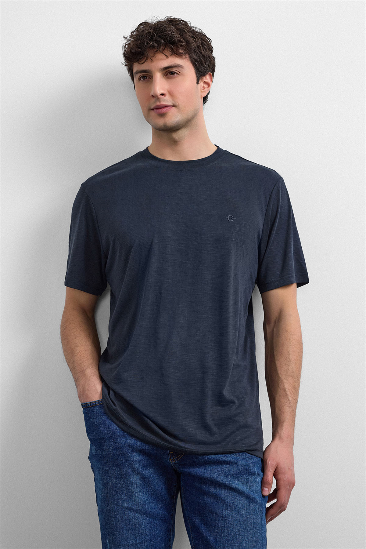 Siyah Regular Fit Flamlı Basic Tişört