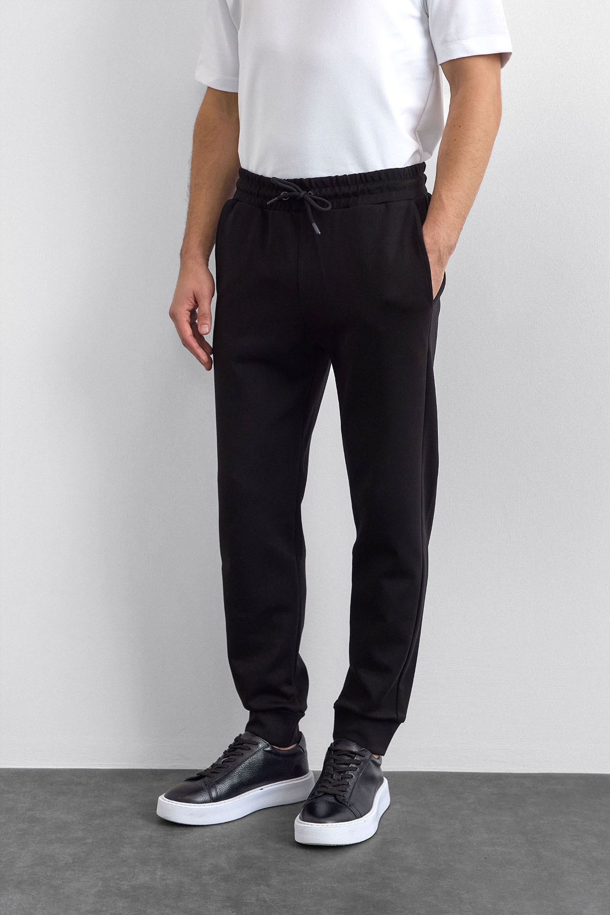 Siyah Regular Fit Jogger Pantolon