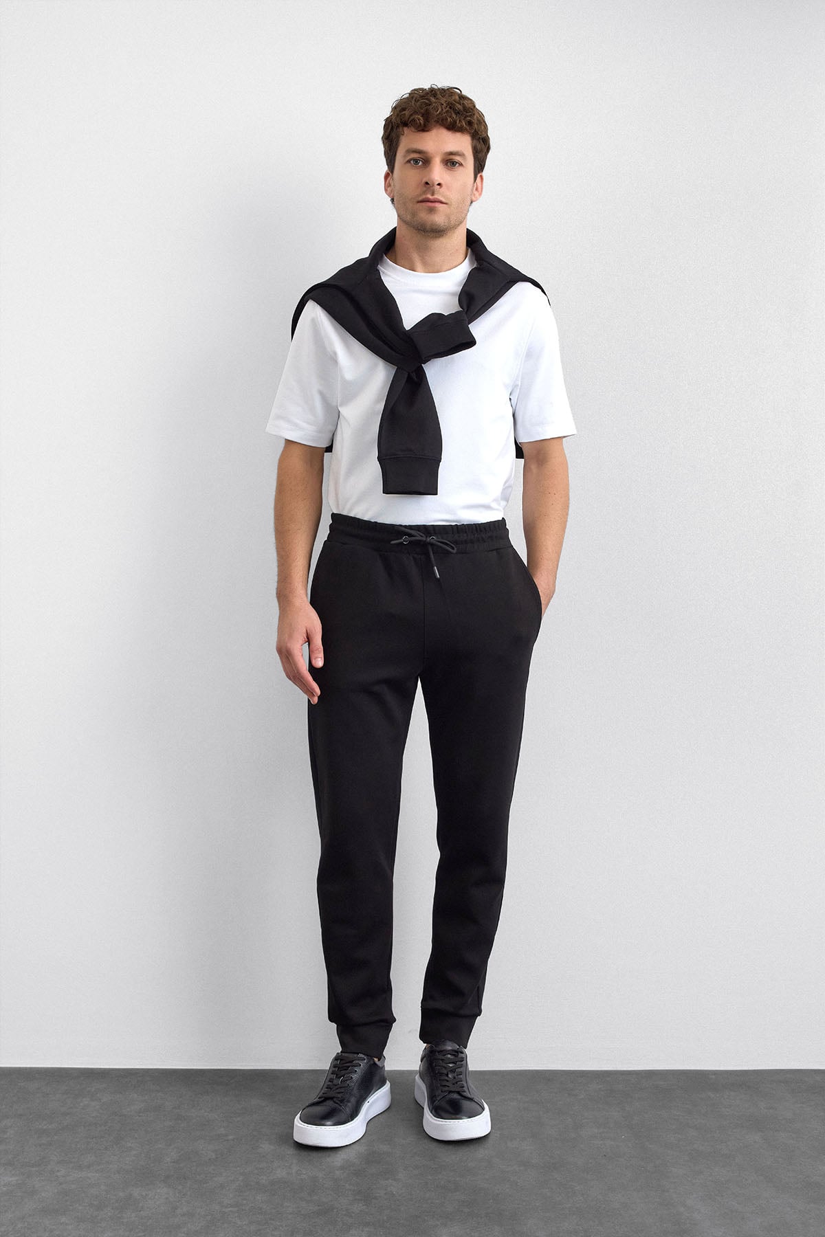 Siyah Regular Fit Jogger Pantolon