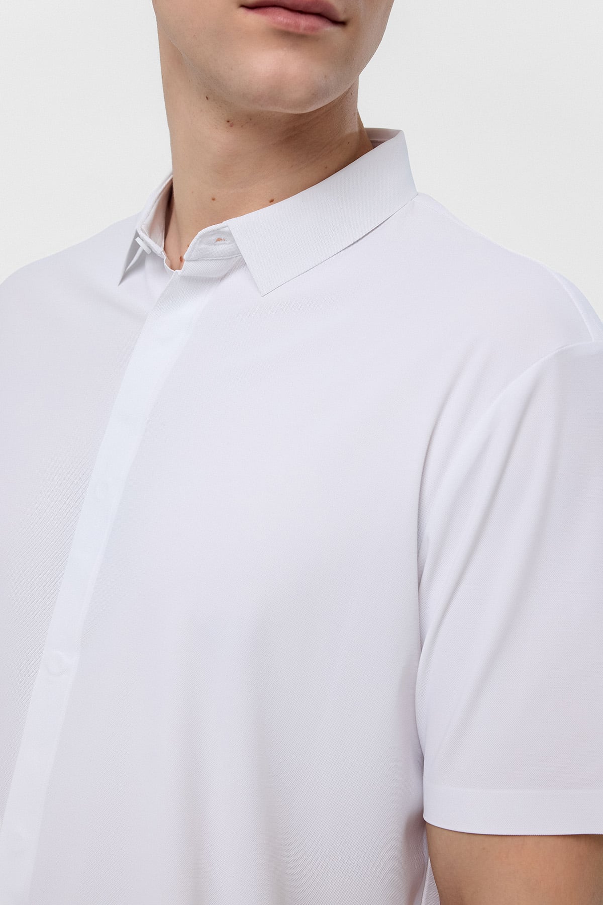 Beyaz Regular Fit Kısa Kollu Gömlek