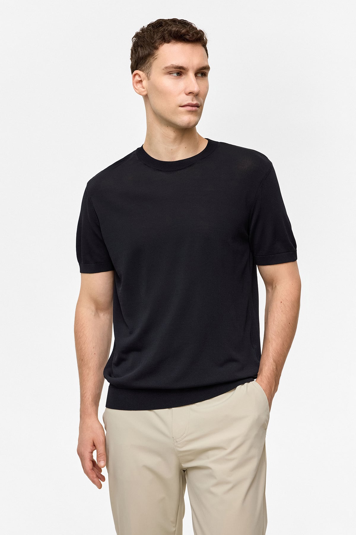 Siyah Regular Fit Triko Bisiklet Yaka Tişört