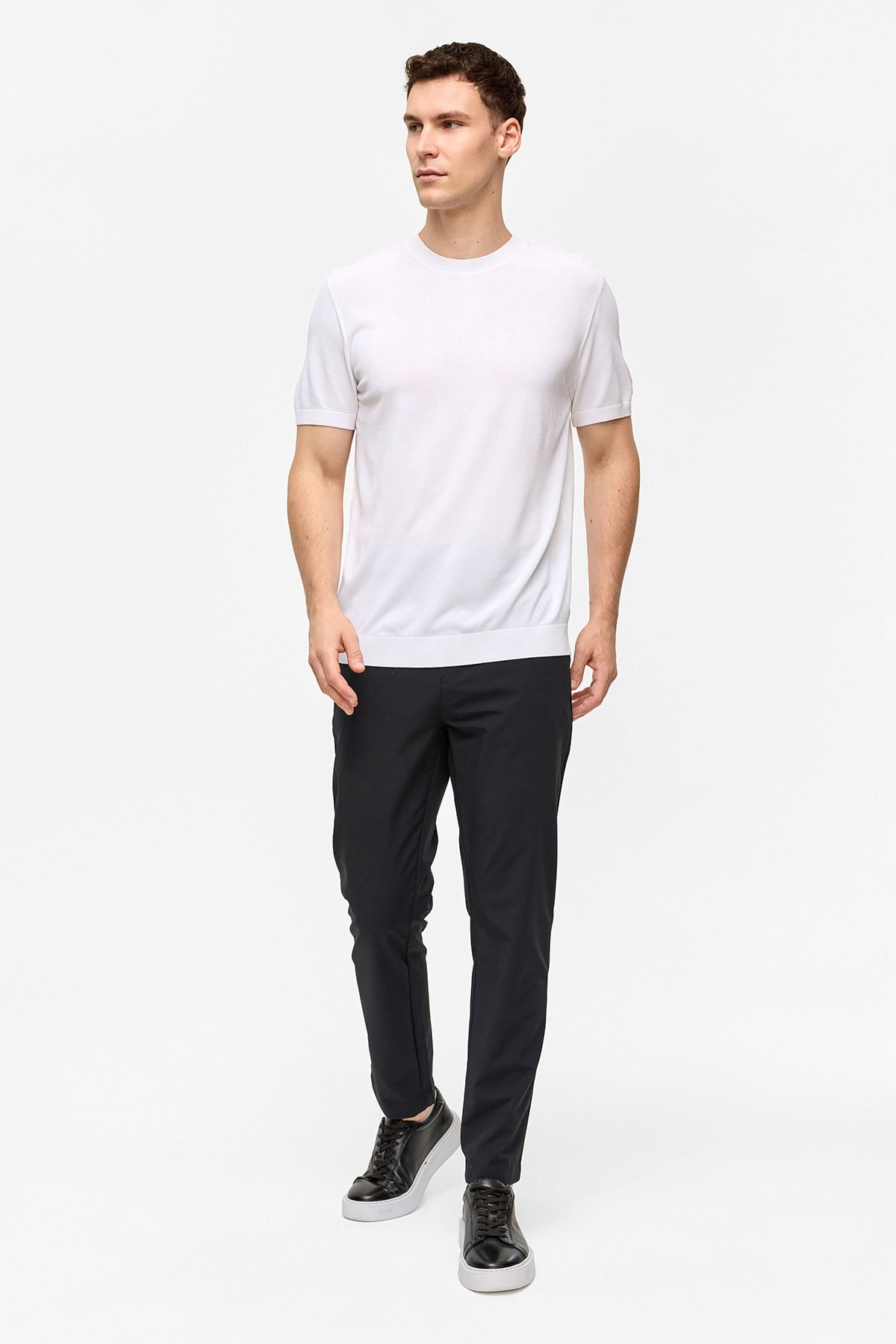 Beyaz Regular Fit Triko Bisiklet Yaka Tişört