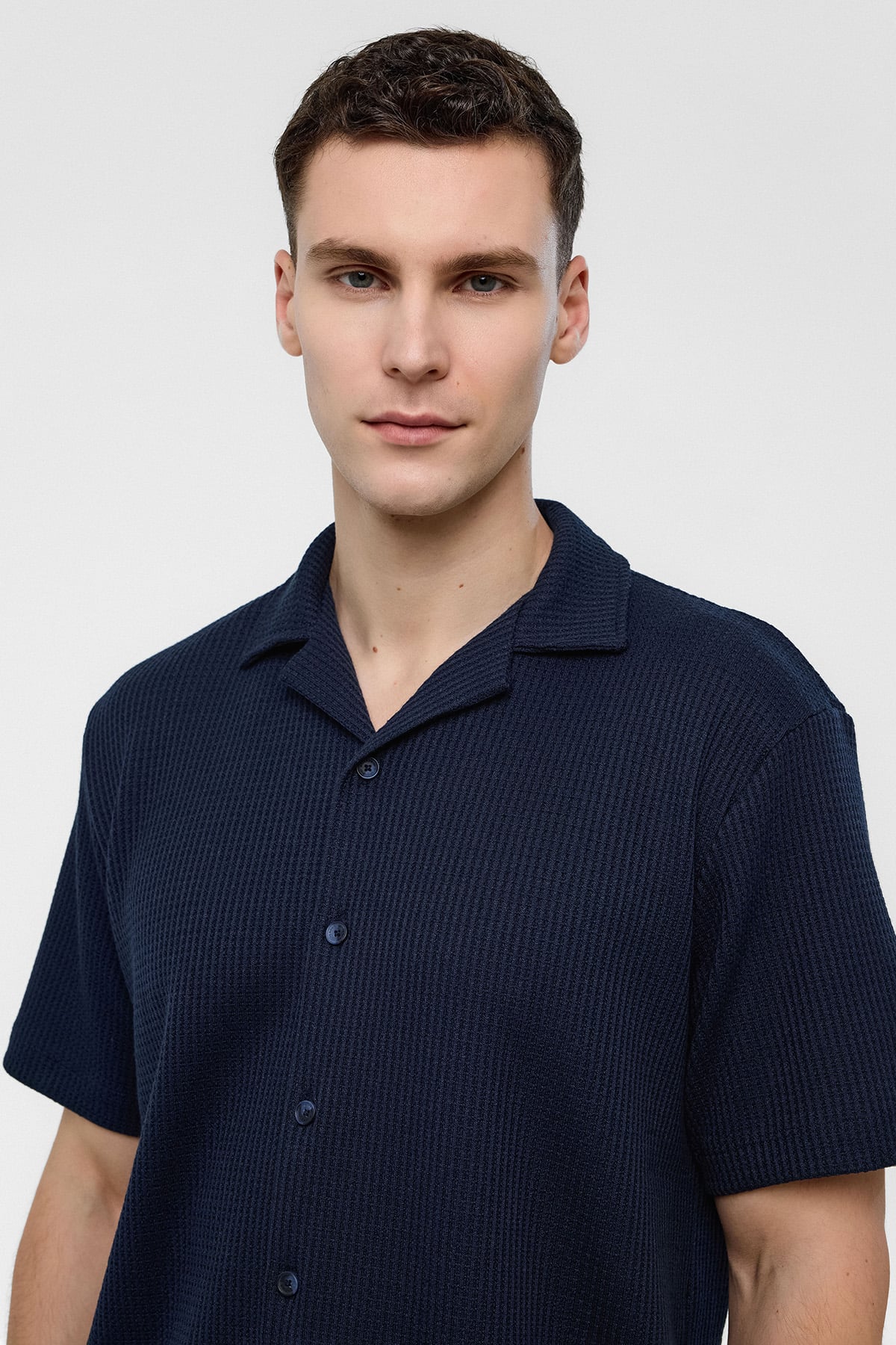 Lacivert Regular Fit Küba Yaka Kısa Kollu Gömlek