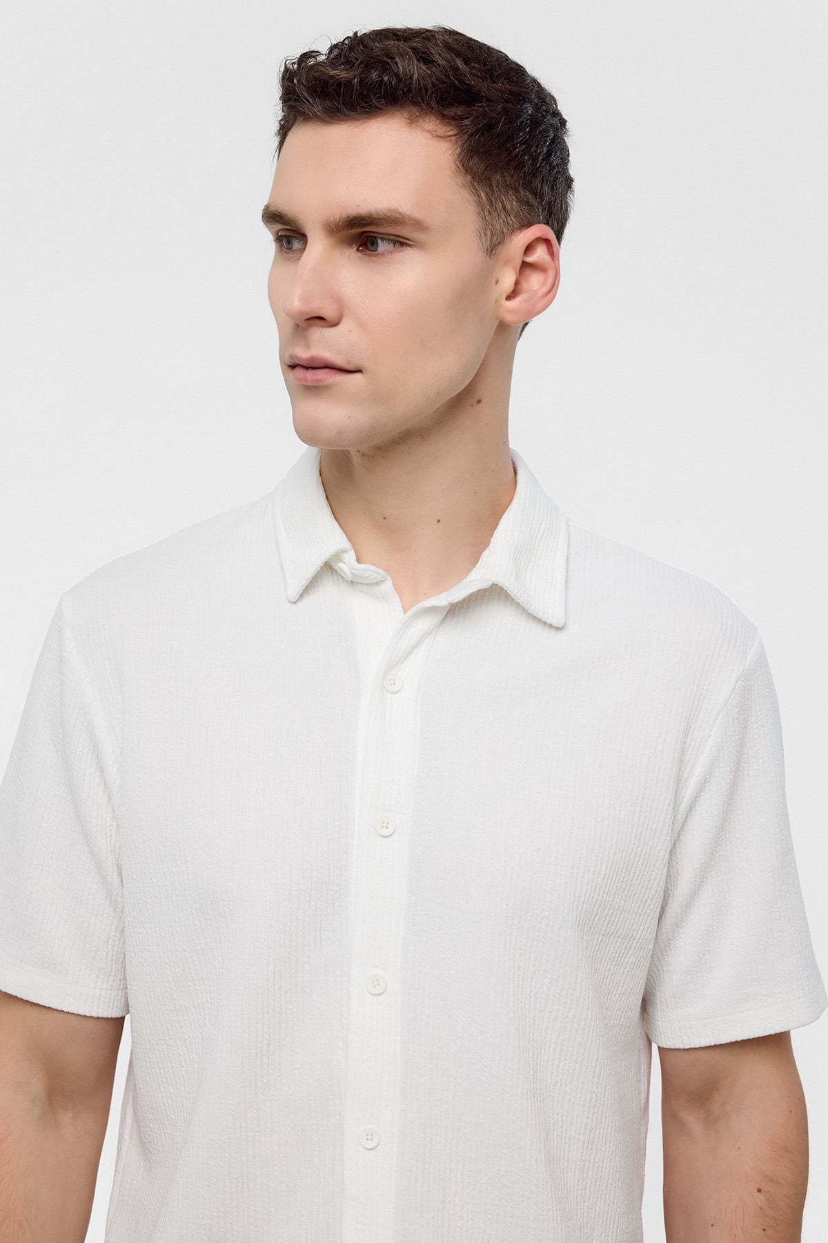 Beyaz Regular Fit Örme Gömlek