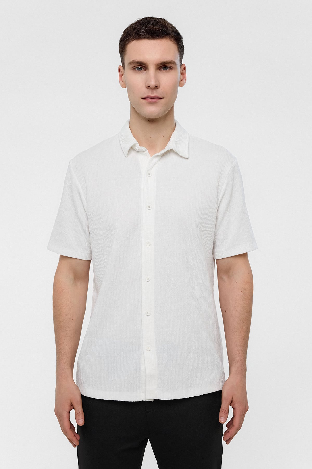 Beyaz Regular Fit Örme Gömlek