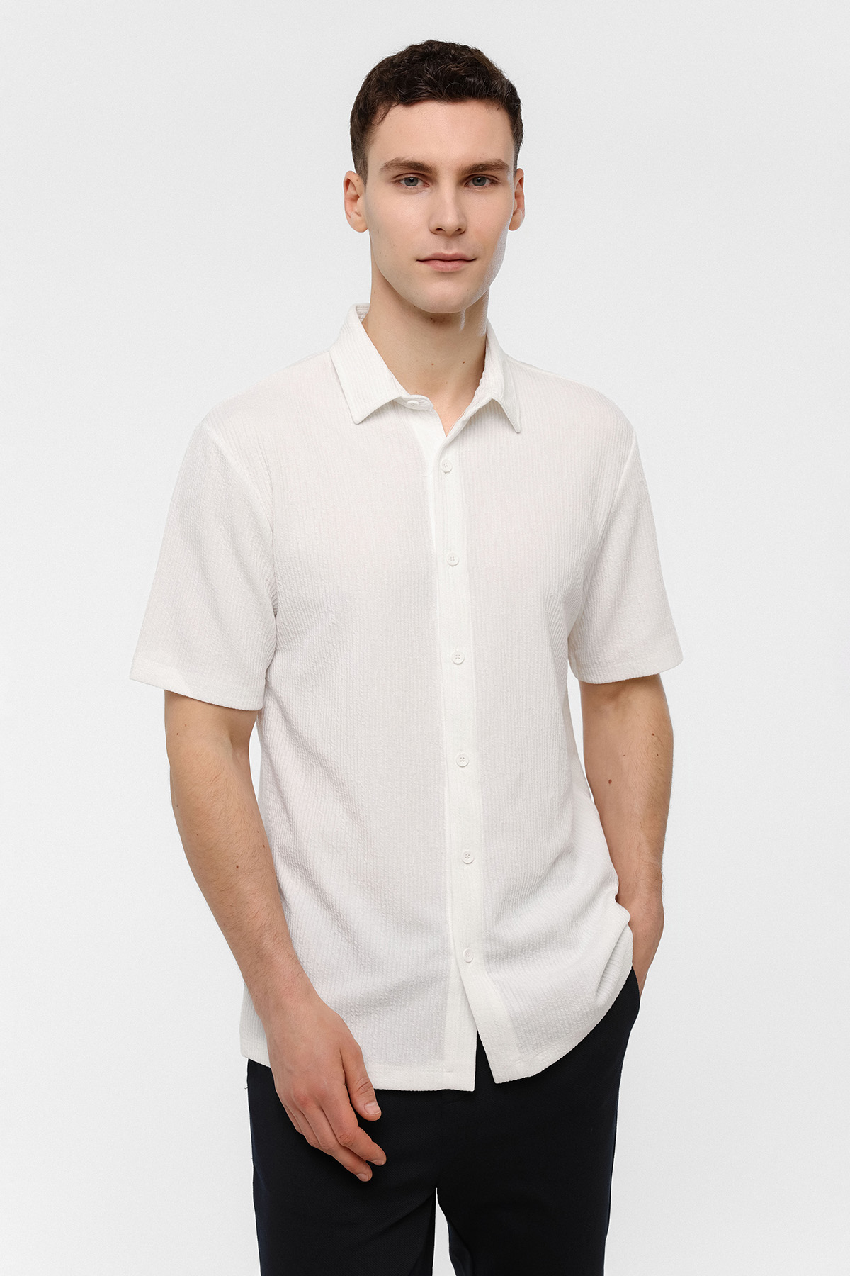 Beyaz Regular Fit Örme Kısa Kollu Gömlek