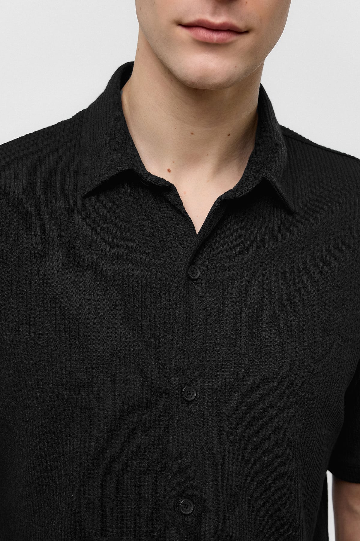 Siyah Regular Fit Örme Kısa Kollu Gömlek