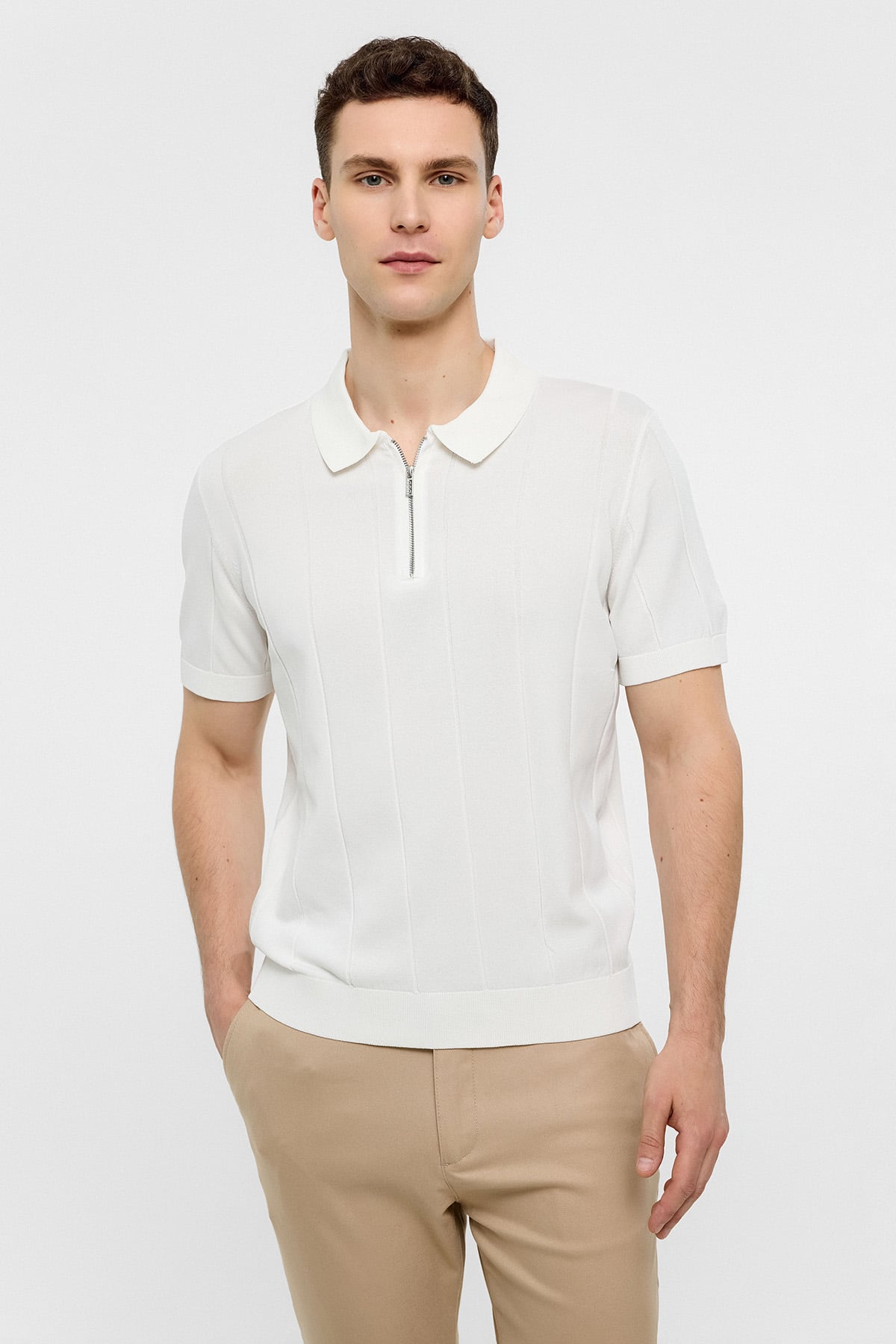 Beyaz Regular Fit Polo Yaka Triko Tişört