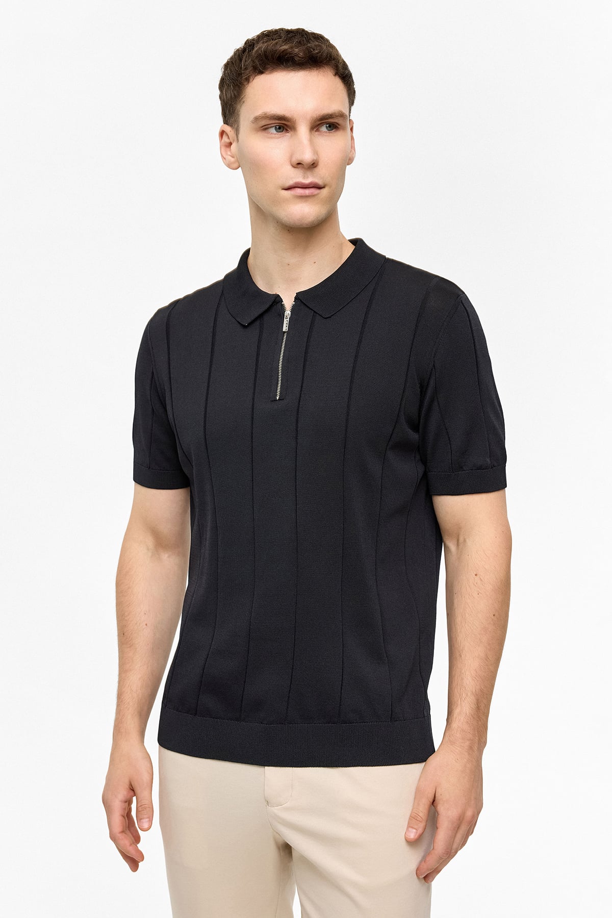 Siyah Regular Fit Polo Yaka Fermuarlı Tişört 