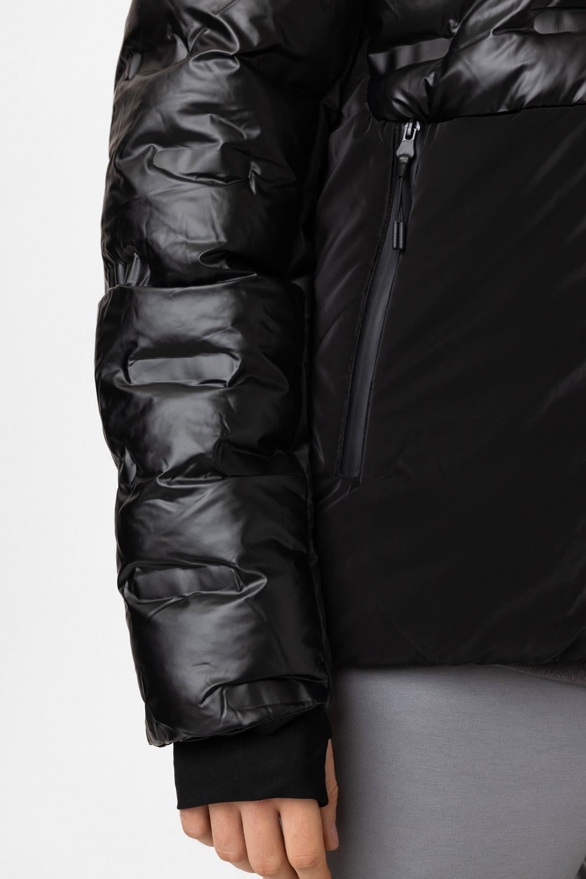 Siyah Regular Fit Kapüşonlu Puffer Parlak Mont 