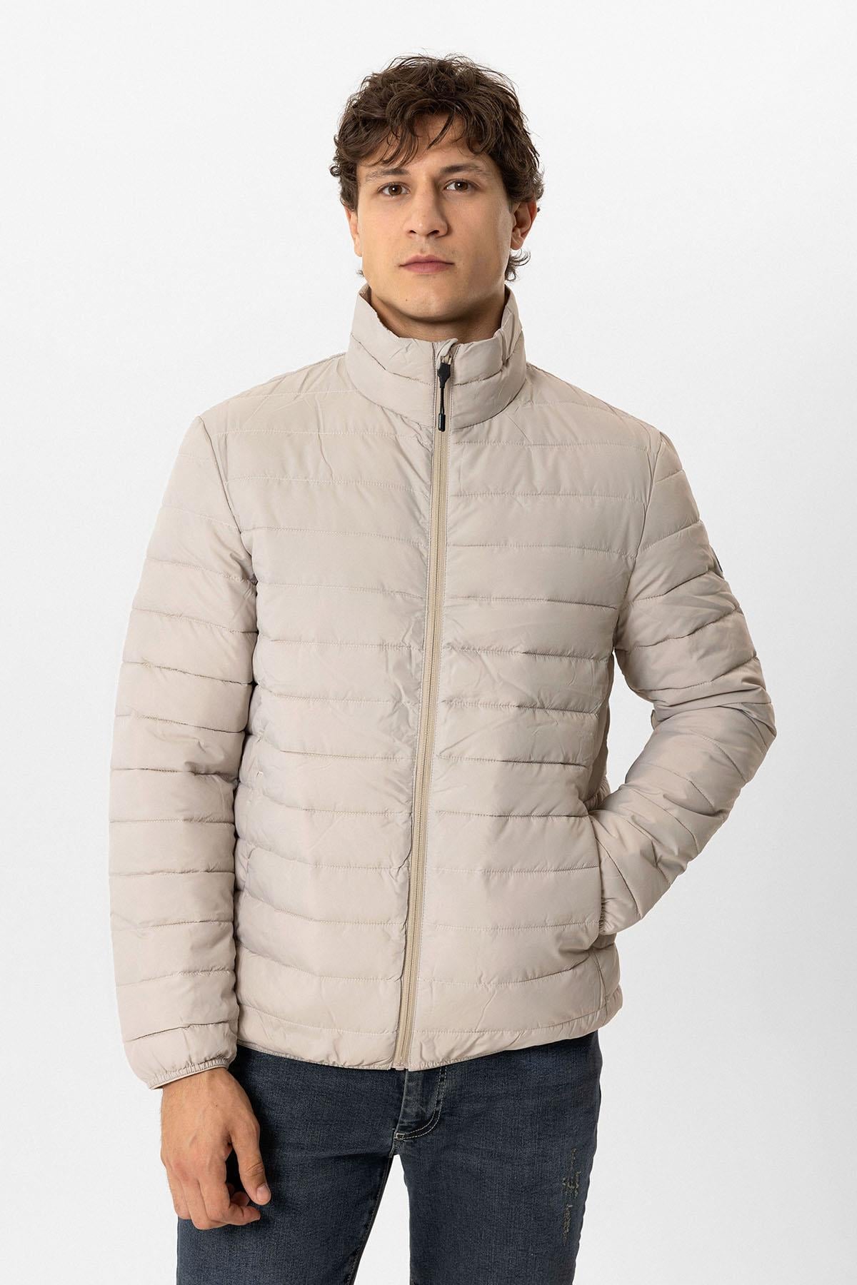 Bej Regular Fit Dik Yaka Puffer Şişme Mont