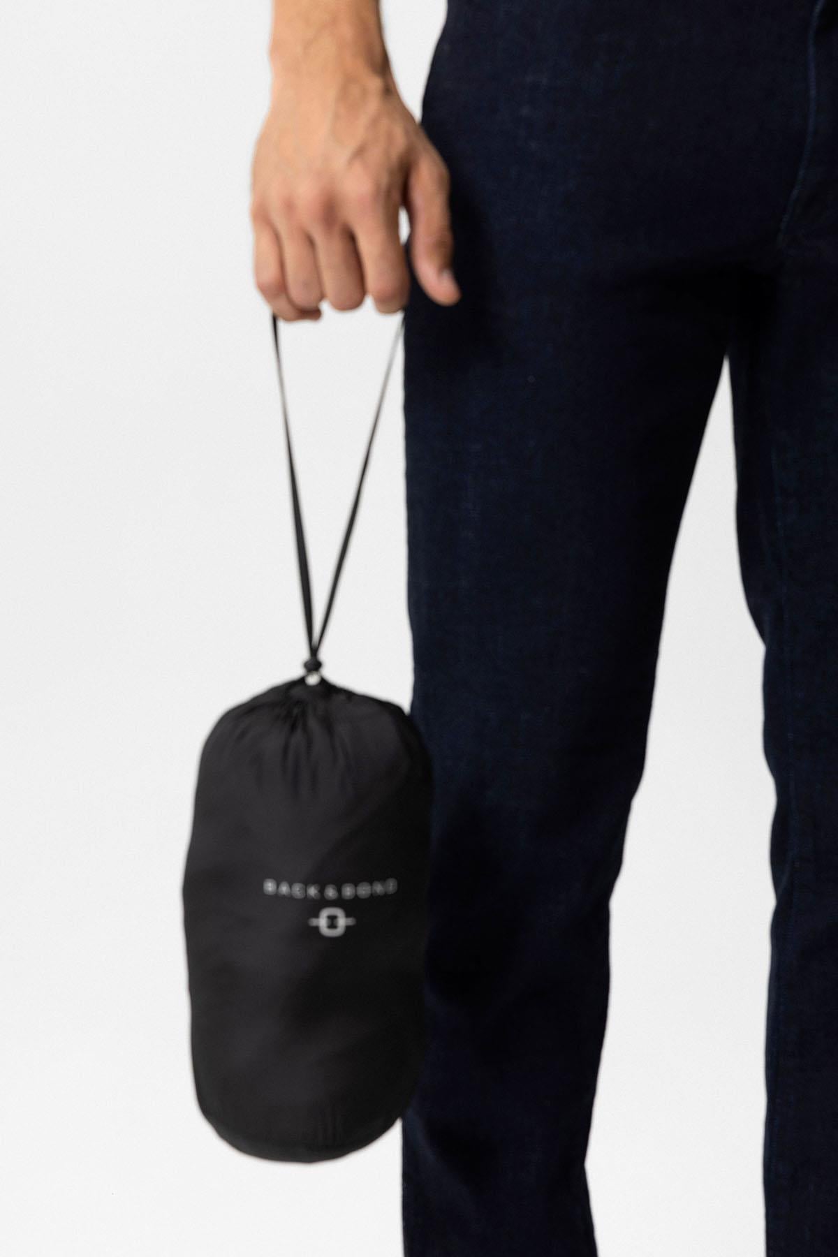 Siyah Regular Fit Dik Yaka Puffer Şişme Mont