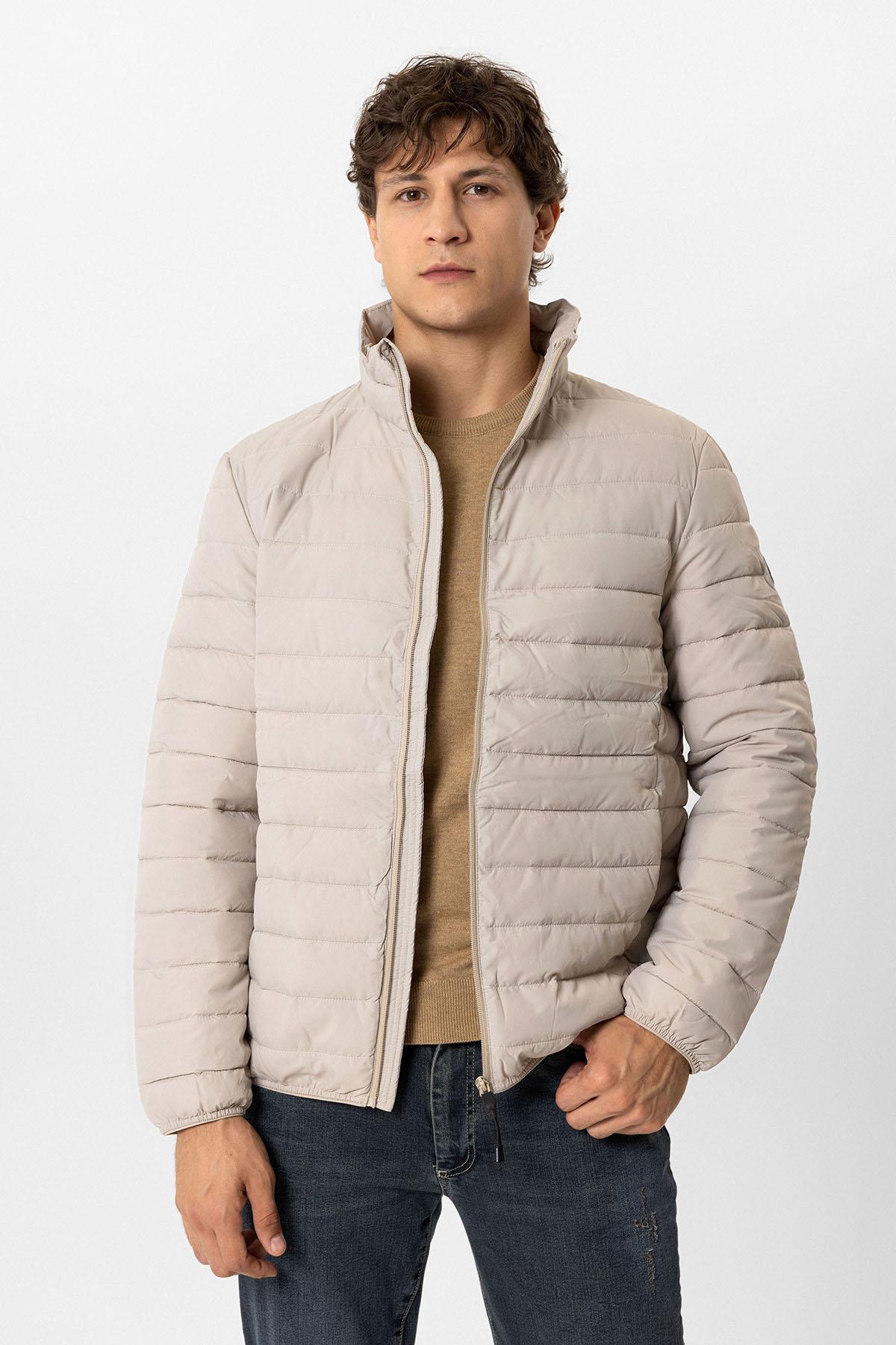 Bej Regular Fit Dik Yaka Puffer Şişme Mont