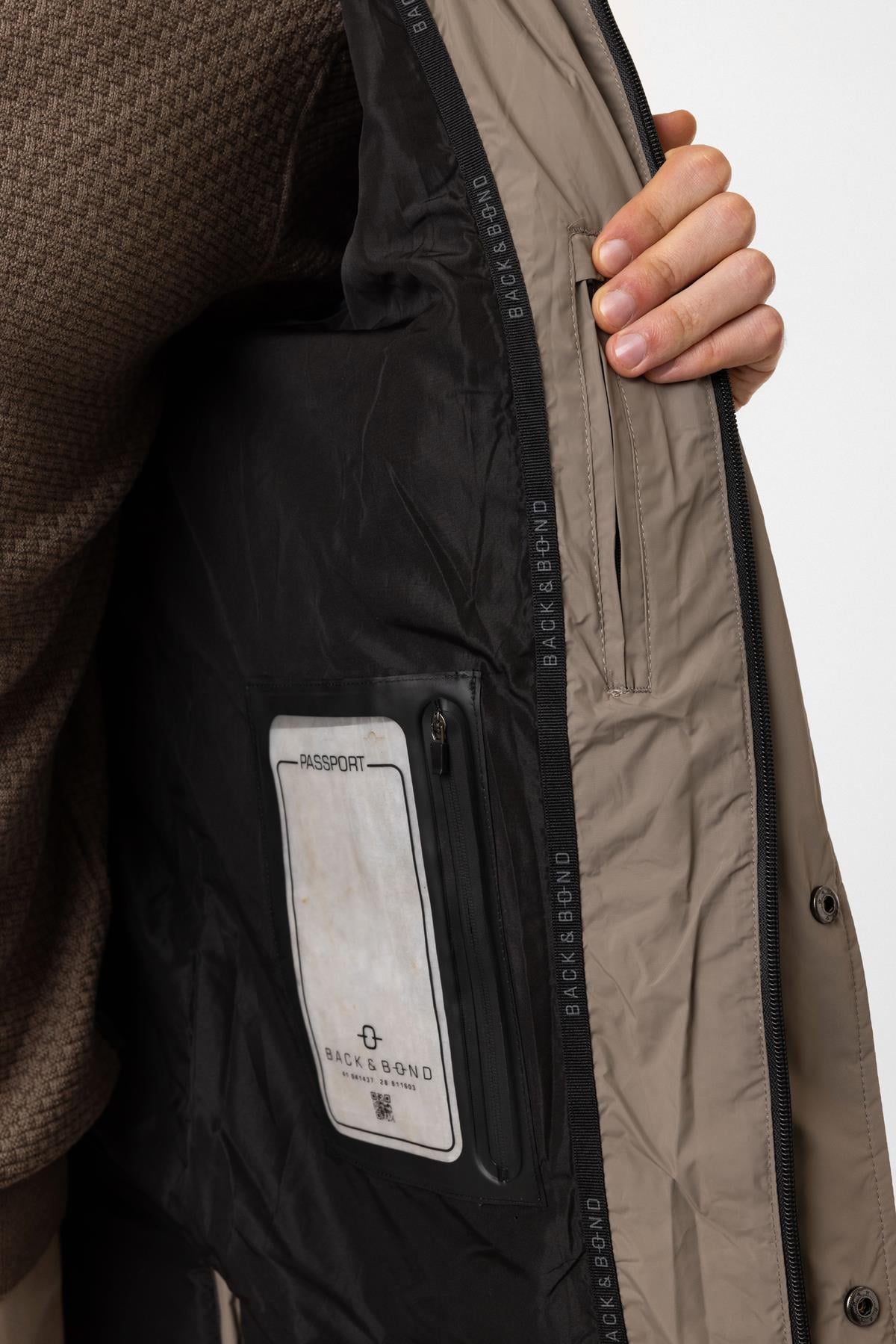 Vizon Regular Fit Kürklü Yaka Kapüşonlu Puffer Uzun Şişme Mont