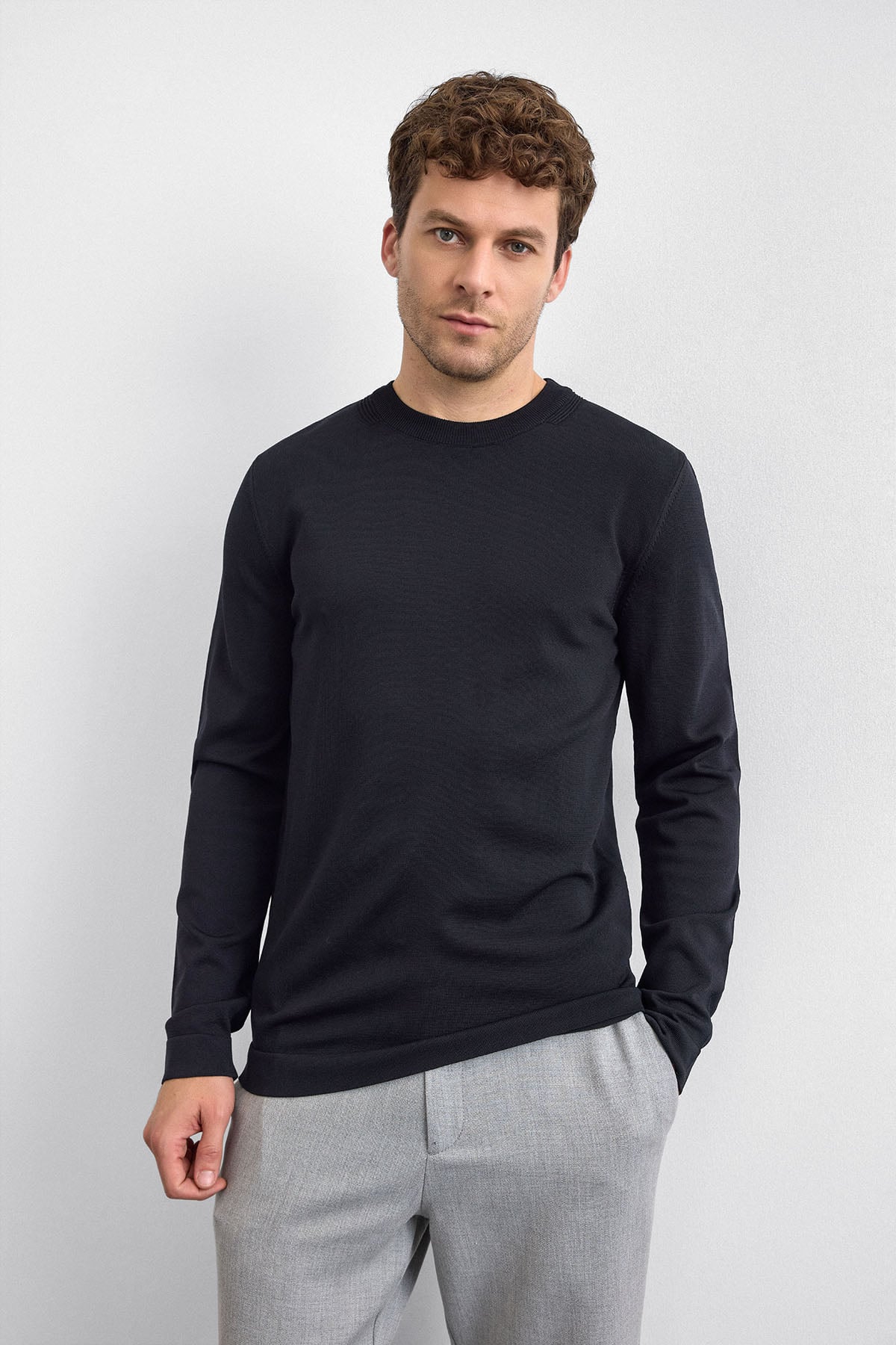 Siyah Regular Fit Triko Dik Yaka Kazak 