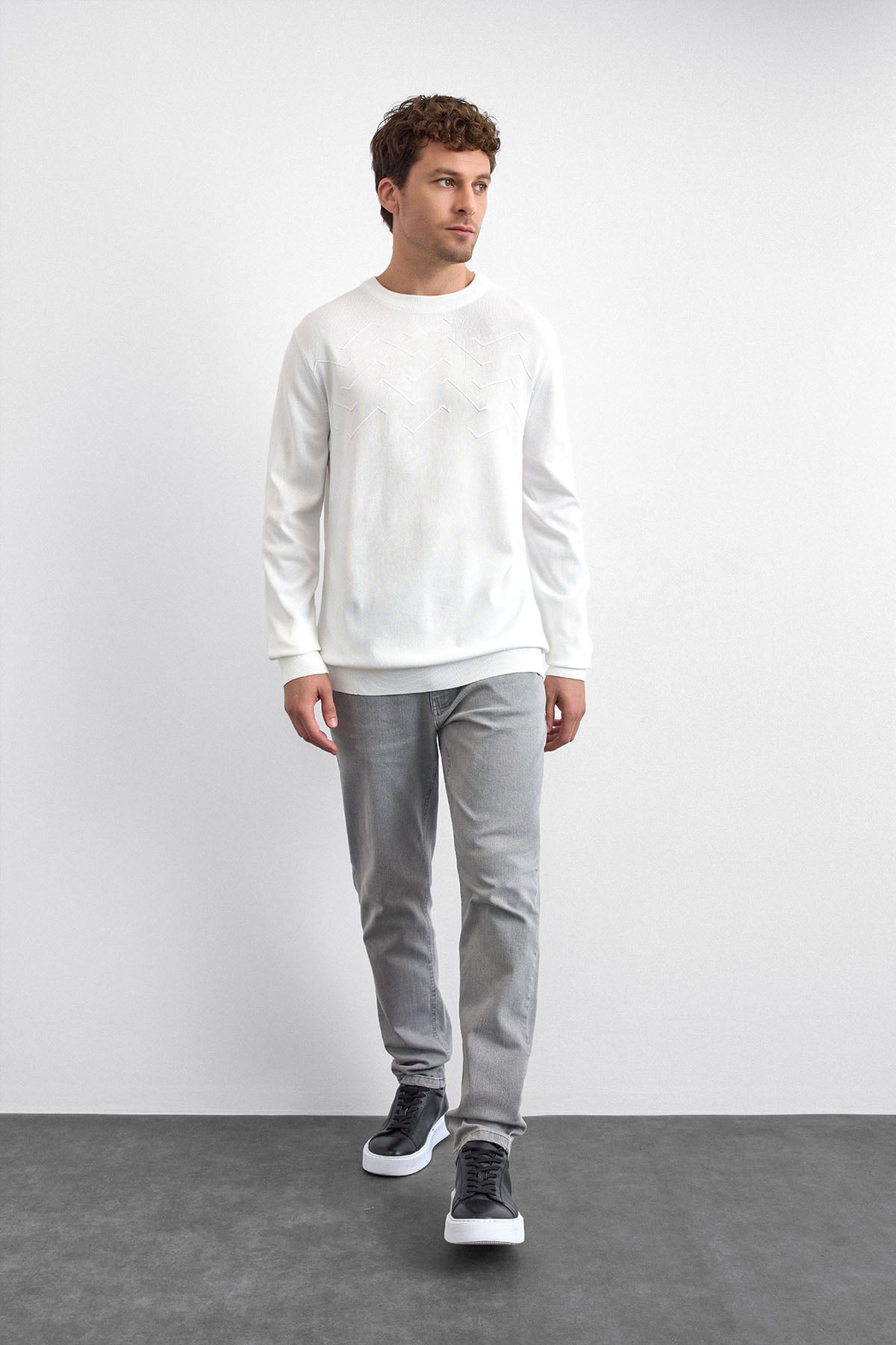 Beyaz Regular Fit Triko Kazak