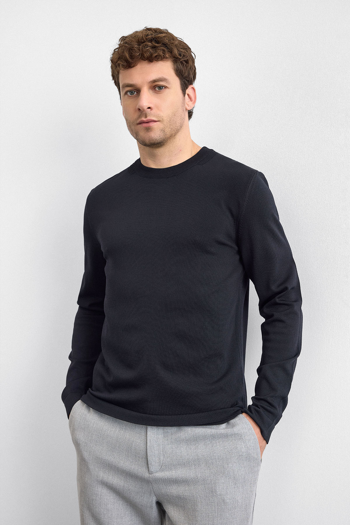 Siyah Regular Fit Triko Dik Yaka Kazak 