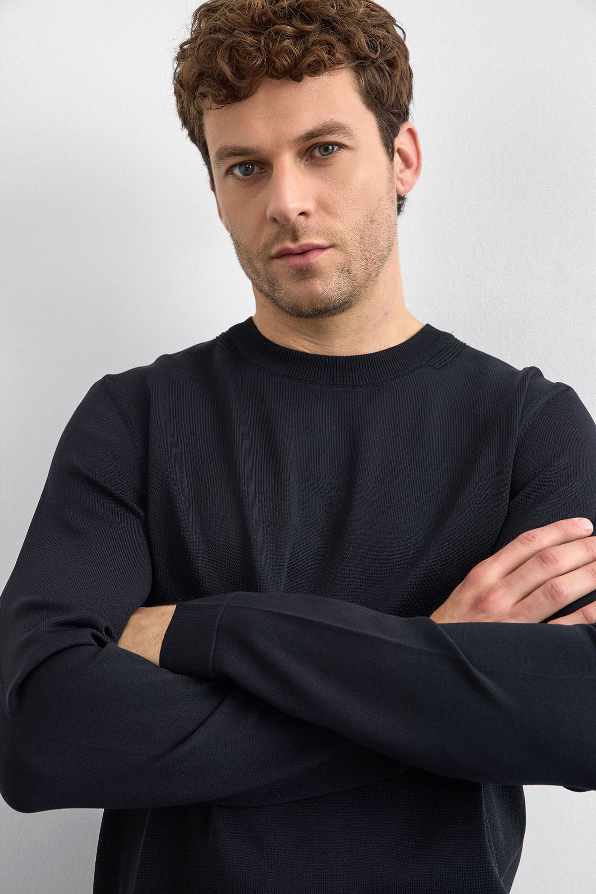 Siyah Regular Fit Triko Dik Yaka Kazak 