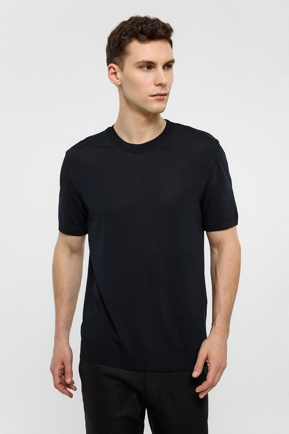 Siyah Regular Fit Triko Tişört