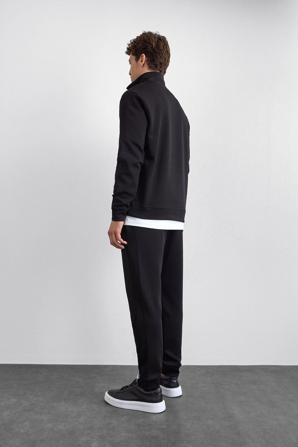 Siyah Regular Fit Dik Yaka Yarım Fermuarlı Sweatshirt