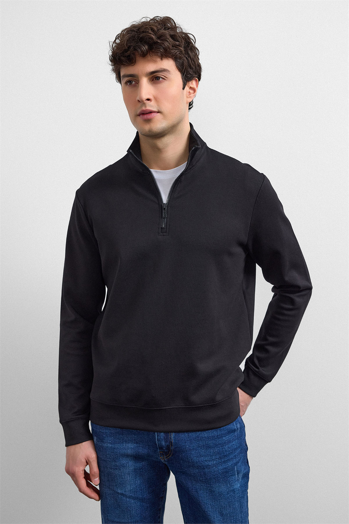 Siyah Regular Fit Yarım Fermuarlı Sweatshirt