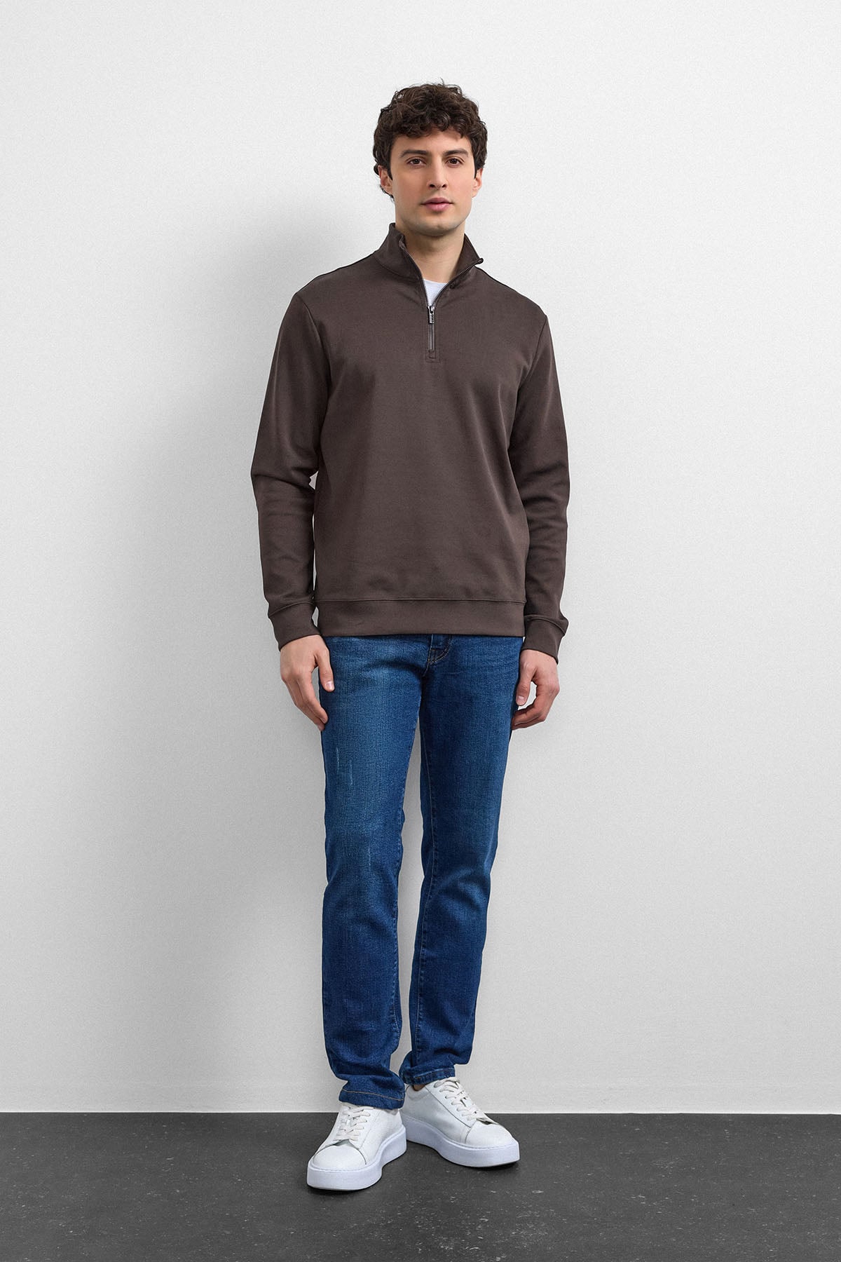 Kahve Regular Fit Yarım Fermuarlı Sweatshirt