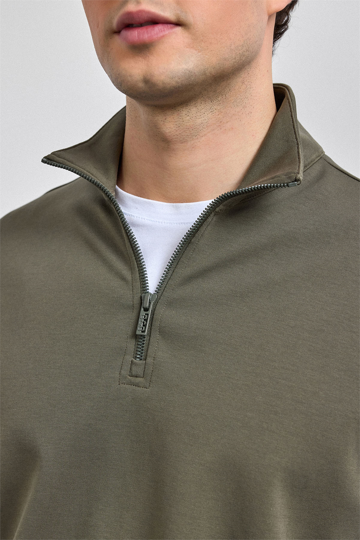 Haki Regular Fit Yarım Fermuarlı Sweatshirt