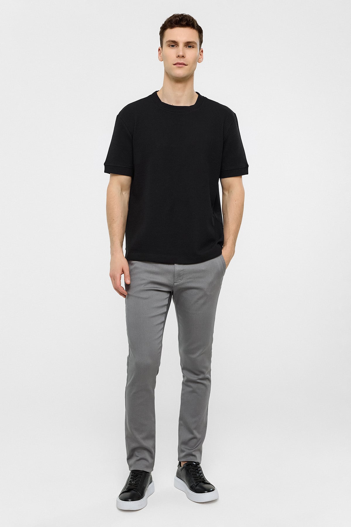 Siyah Relaxed Fit Bisiklet Yaka Tişört