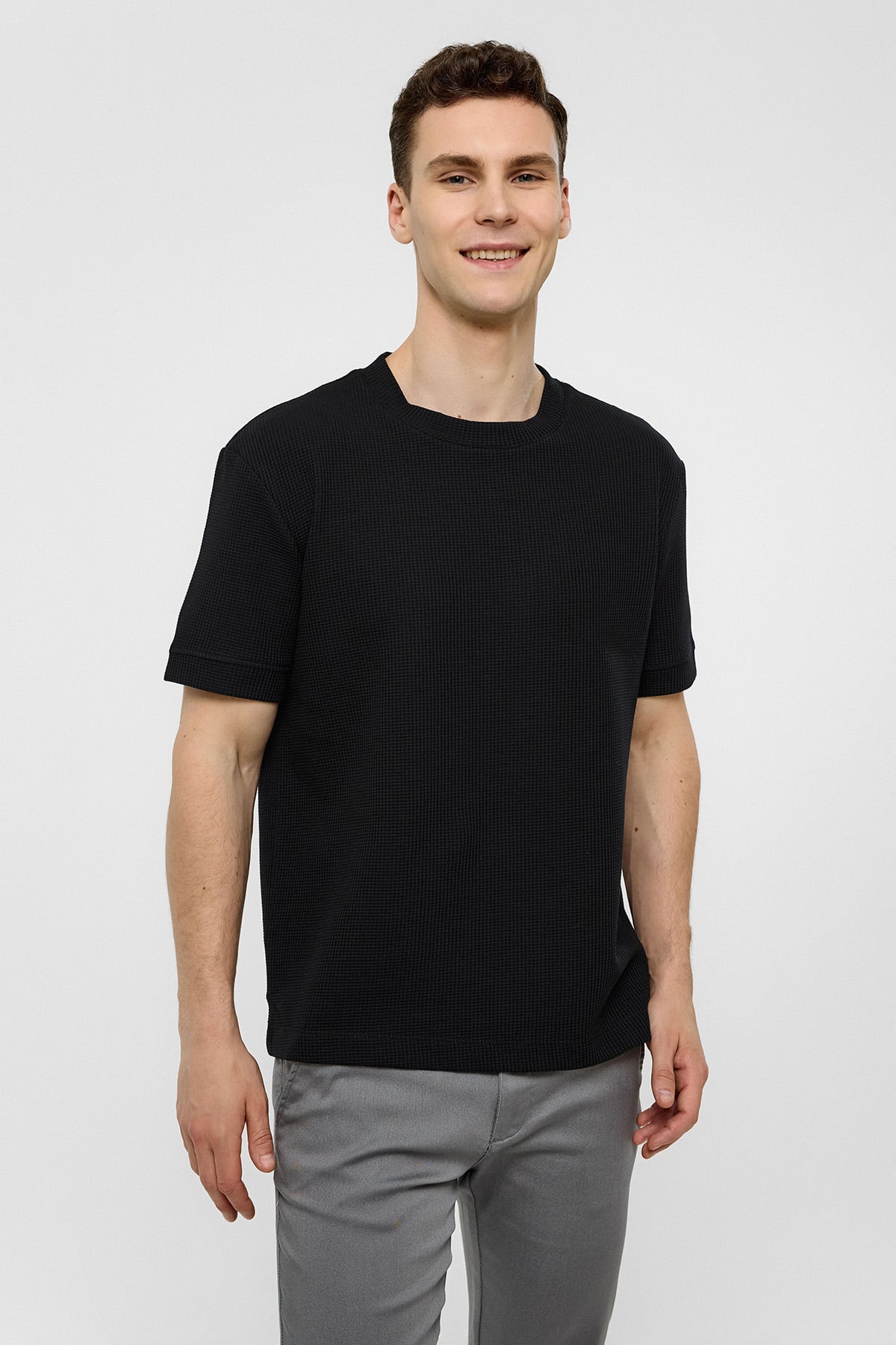 Siyah Relaxed Fit Bisiklet Yaka Tişört