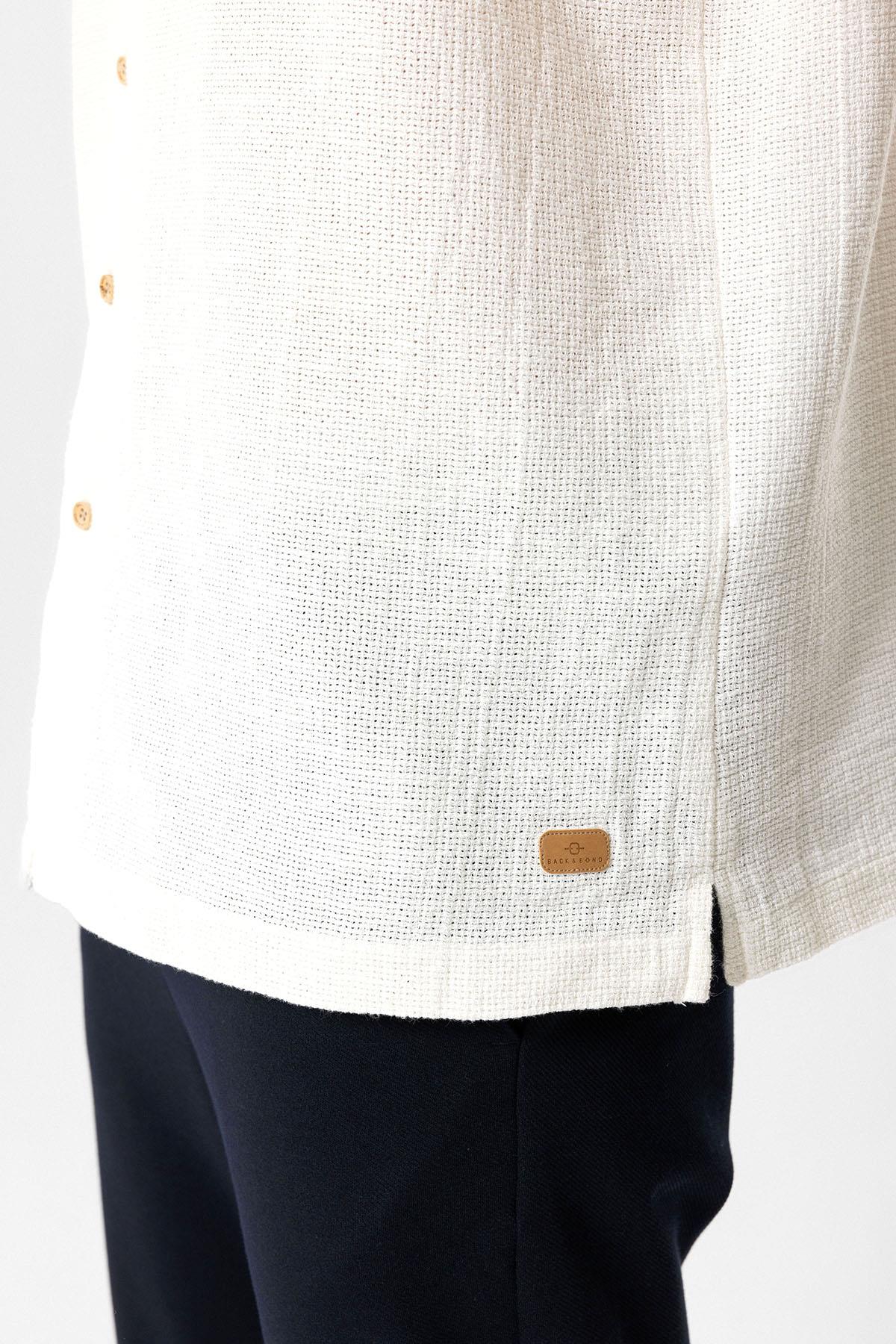 Beyaz Relaxed Fit Küba Yaka Kısa Kollu Gömlek