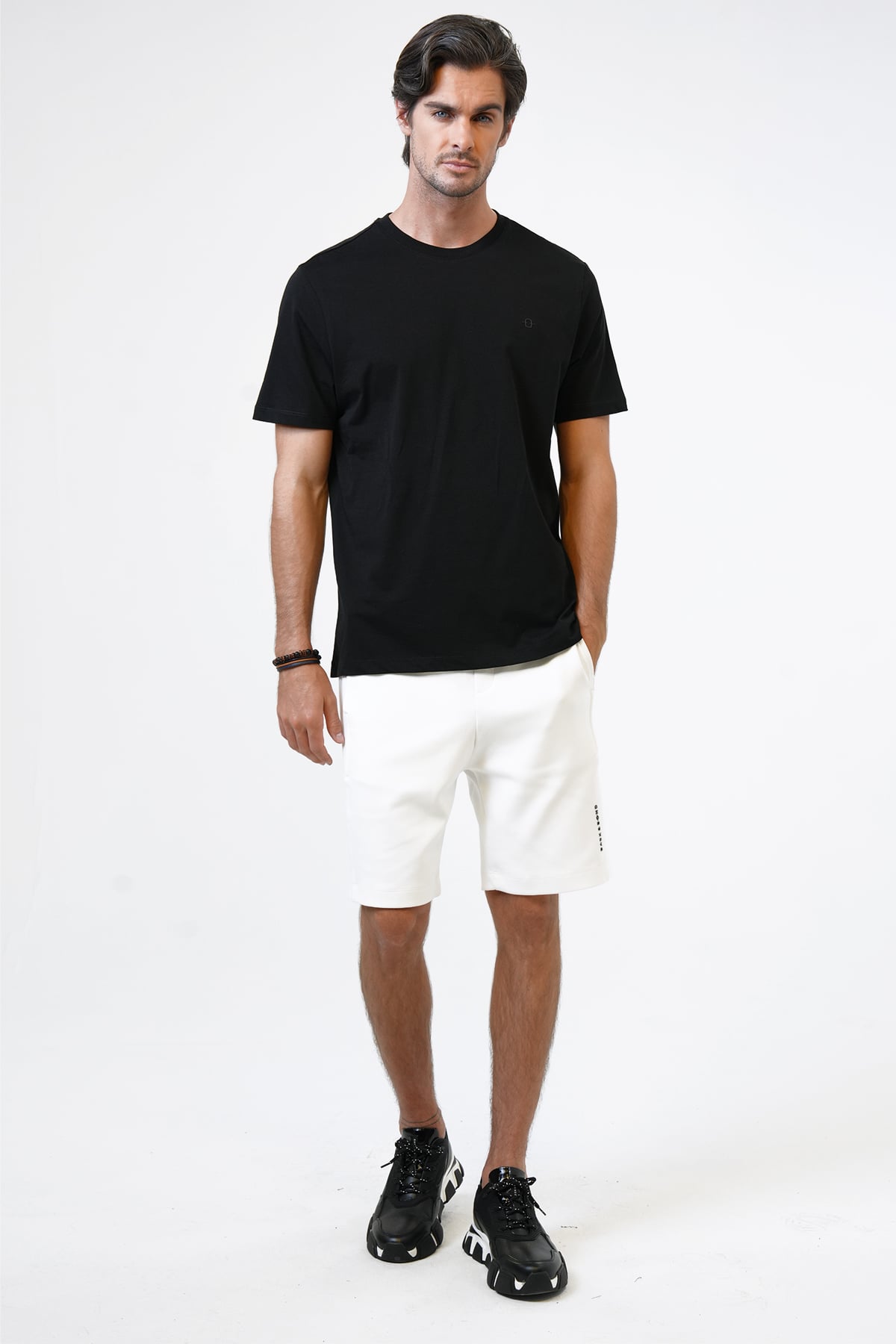 Siyah Regular Fit %100 Pamuk Bisiklet Yaka Tişört