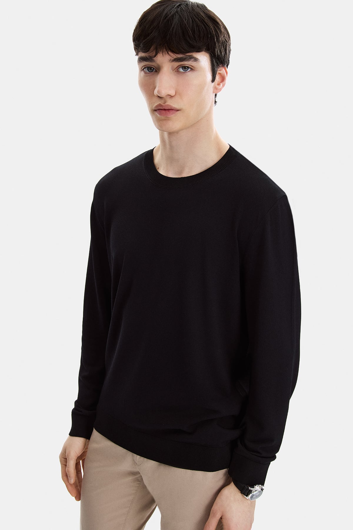 Siyah Regular Fit Bisiklet Yaka Mevsimlik Triko 