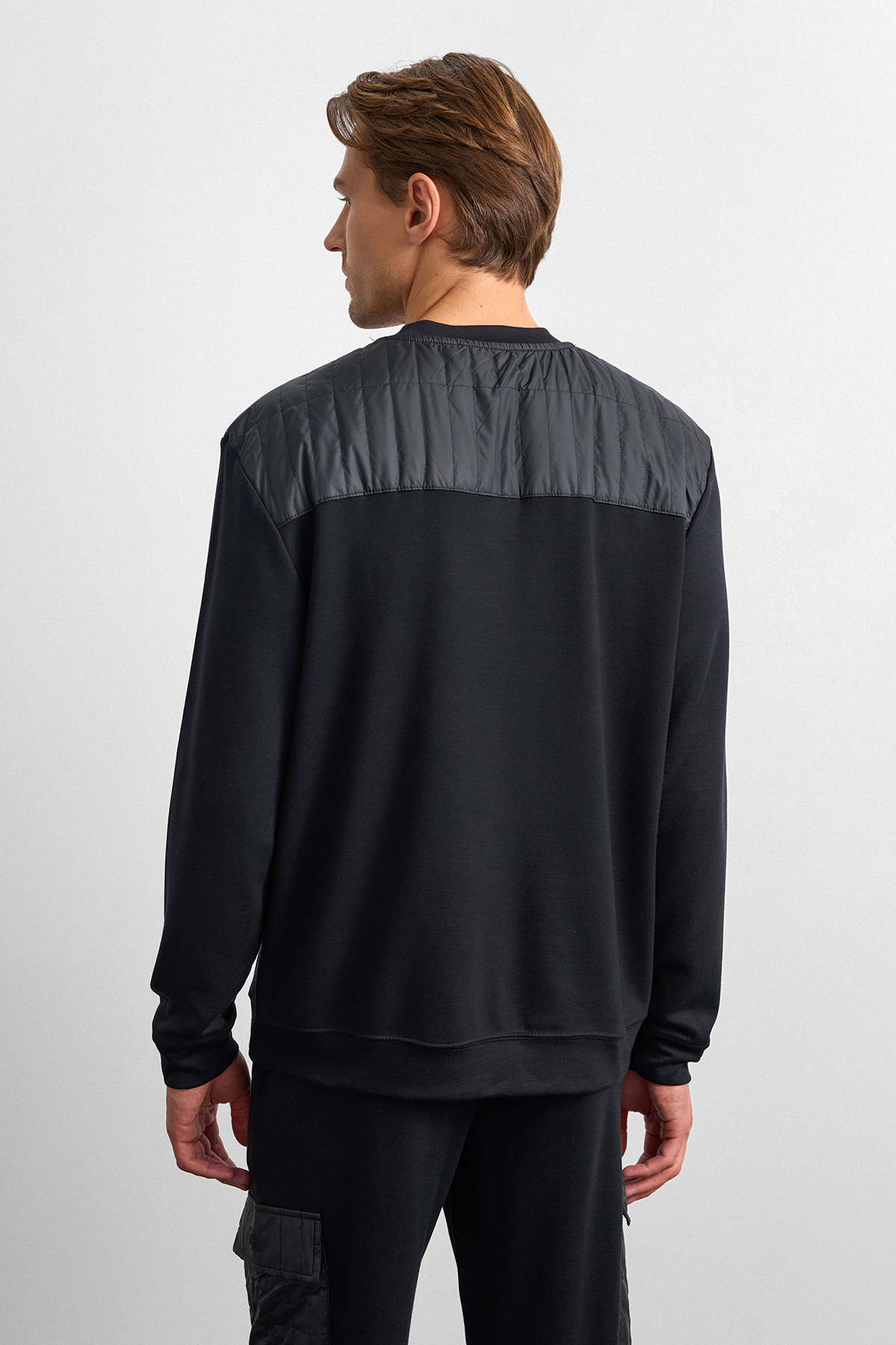 Siyah Omuz Detaylı Bisiklet Yaka Sweatshirt 