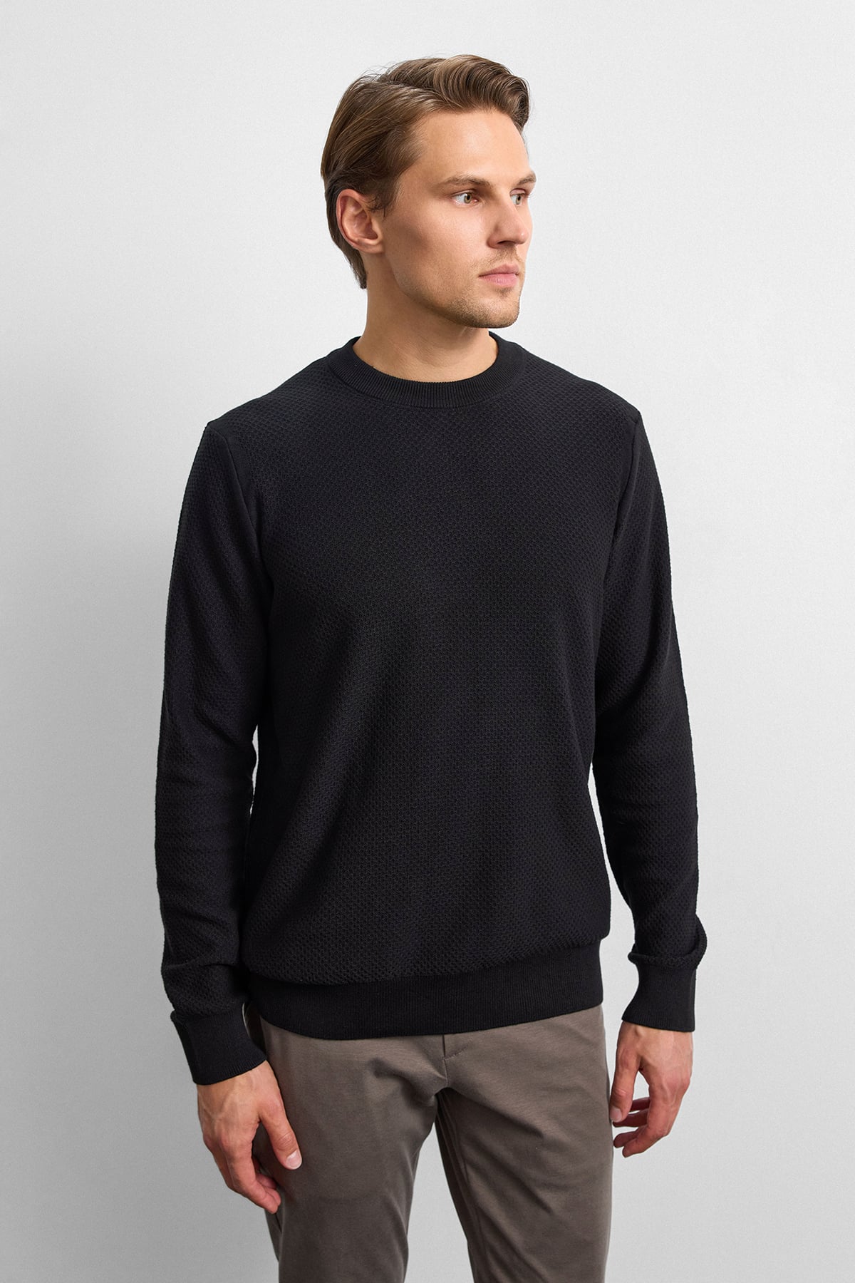 Siyah Regular Fit Bisiklet Yaka Triko Kazak