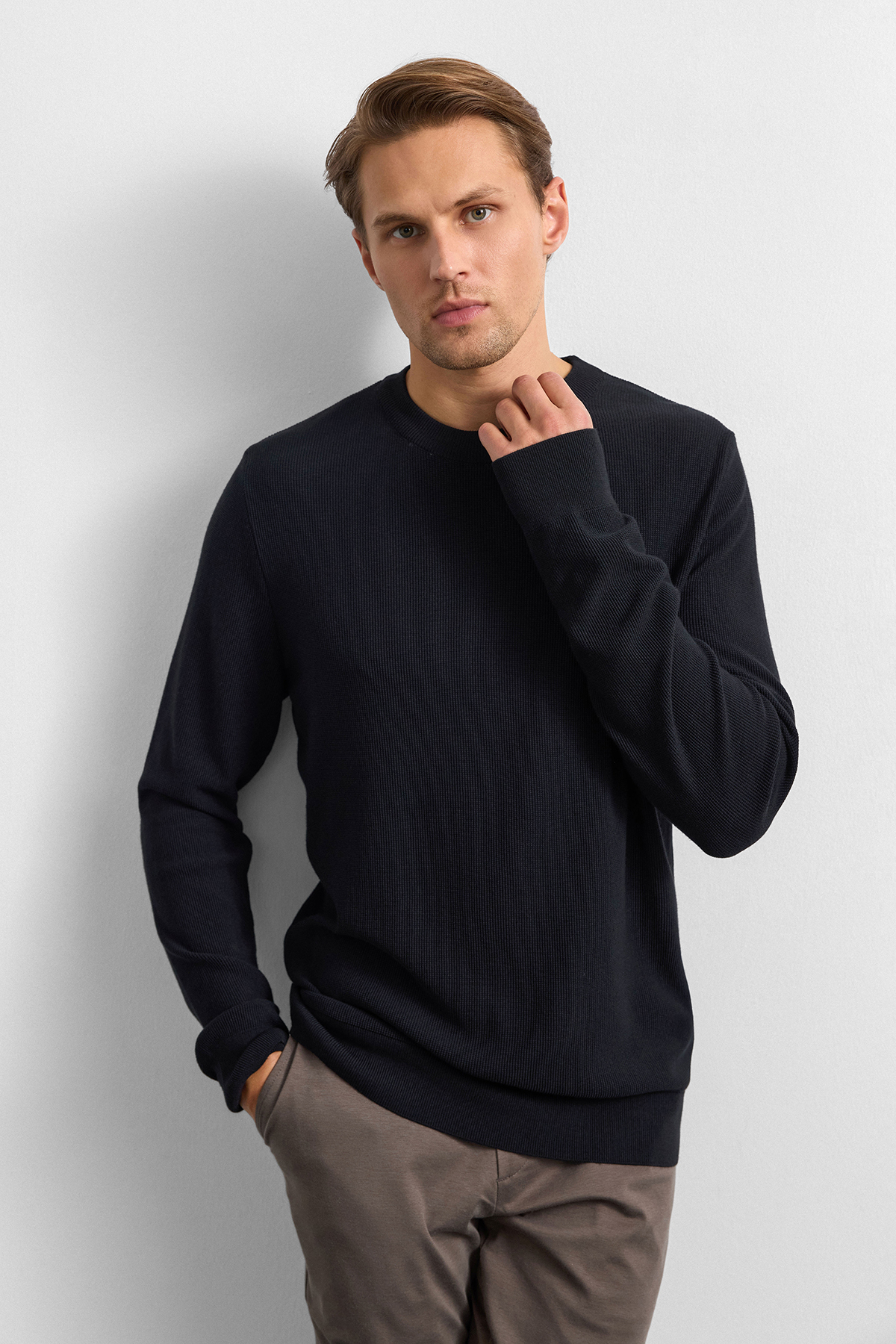 Siyah Regular Fit Bısıklet Yaka Triko Kazak