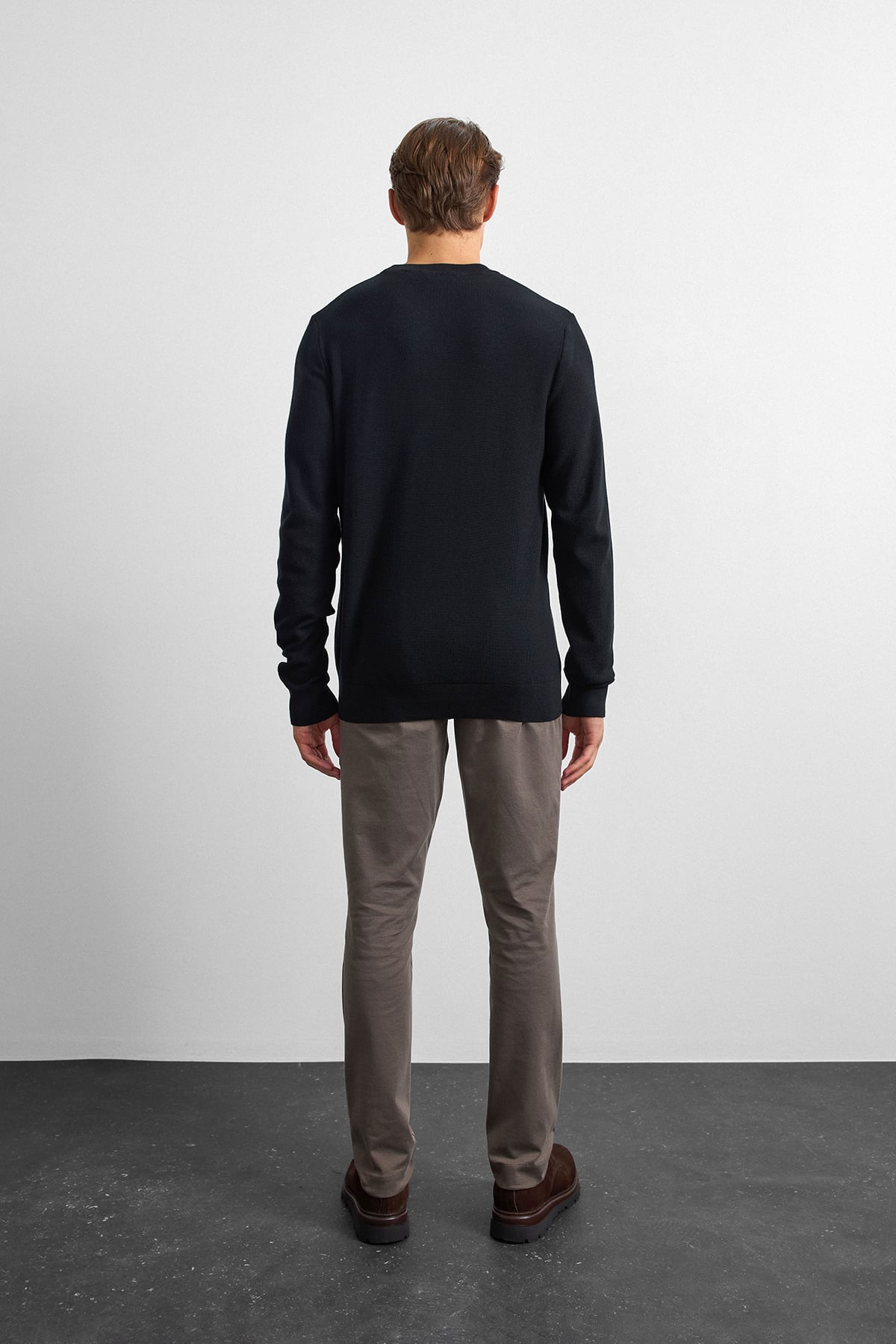 Siyah Regular Fit Bısıklet Yaka Triko Kazak