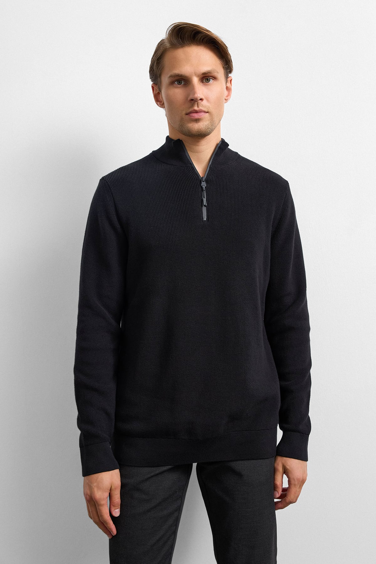 Siyah Regular Fit Dik Yaka Triko Kazak